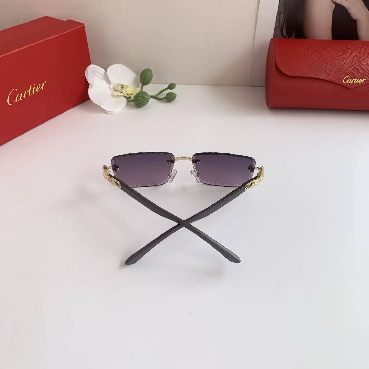 カルティエ新作黒ダイヤモンドサングラス - 画像 (8)
