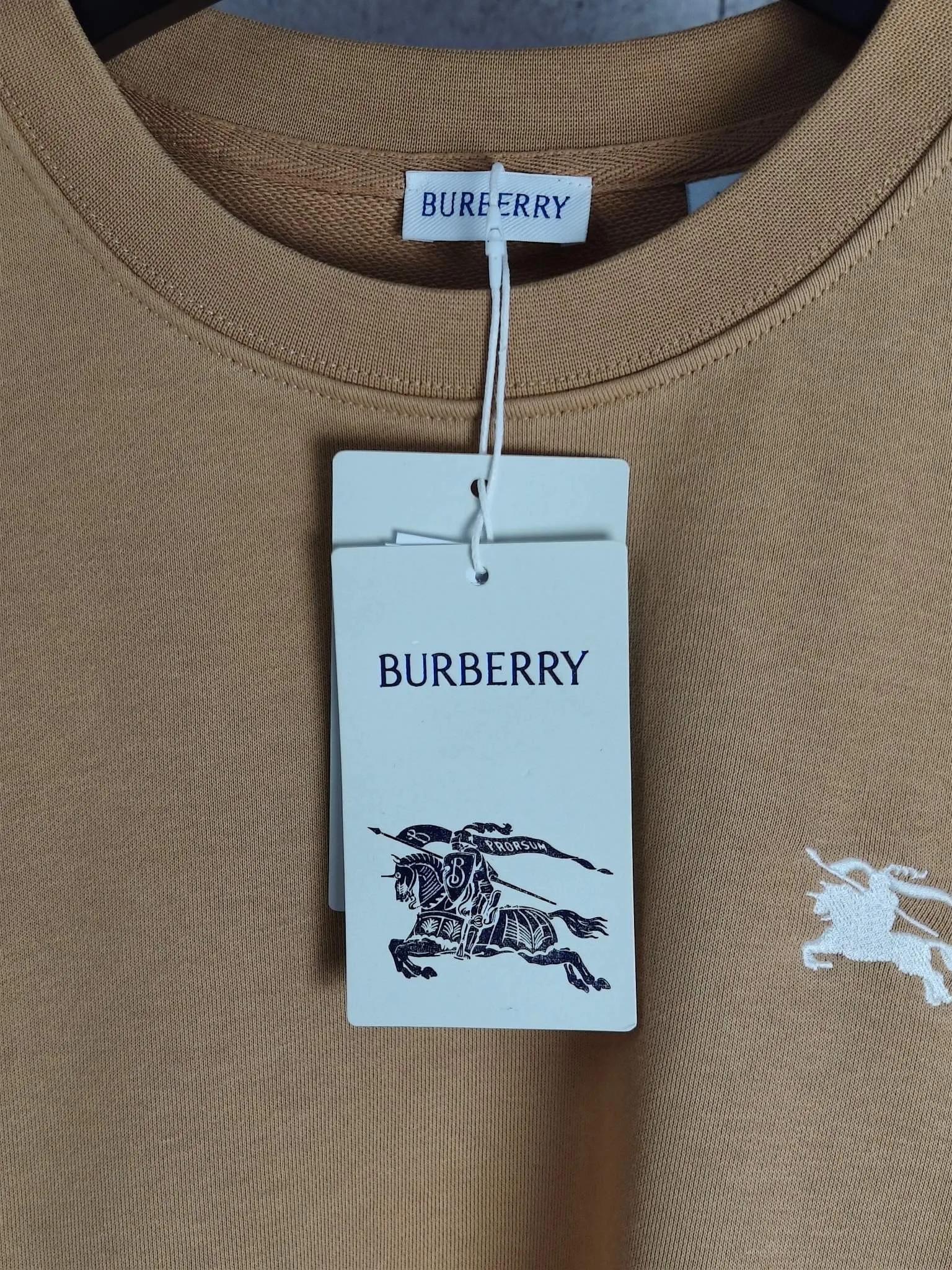 バーバリーブラックレ Label 刺繍カーキ色スウェット - 画像 (6)