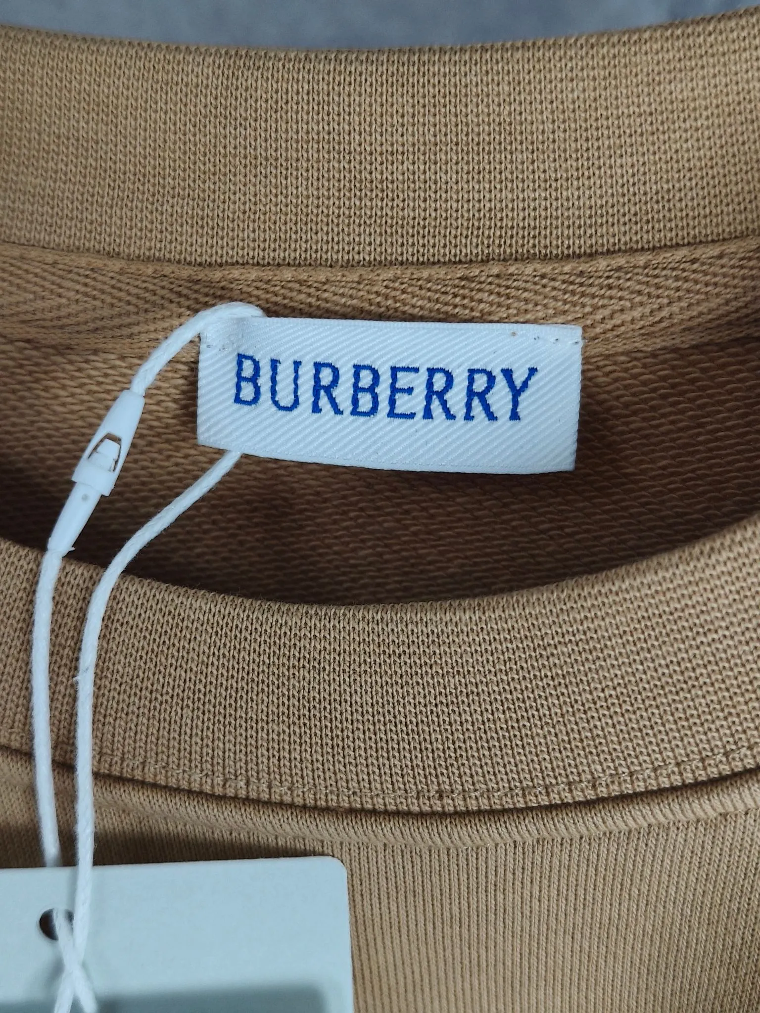 バーバリーブラックレ Label 刺繍カーキ色スウェット - 画像 (7)