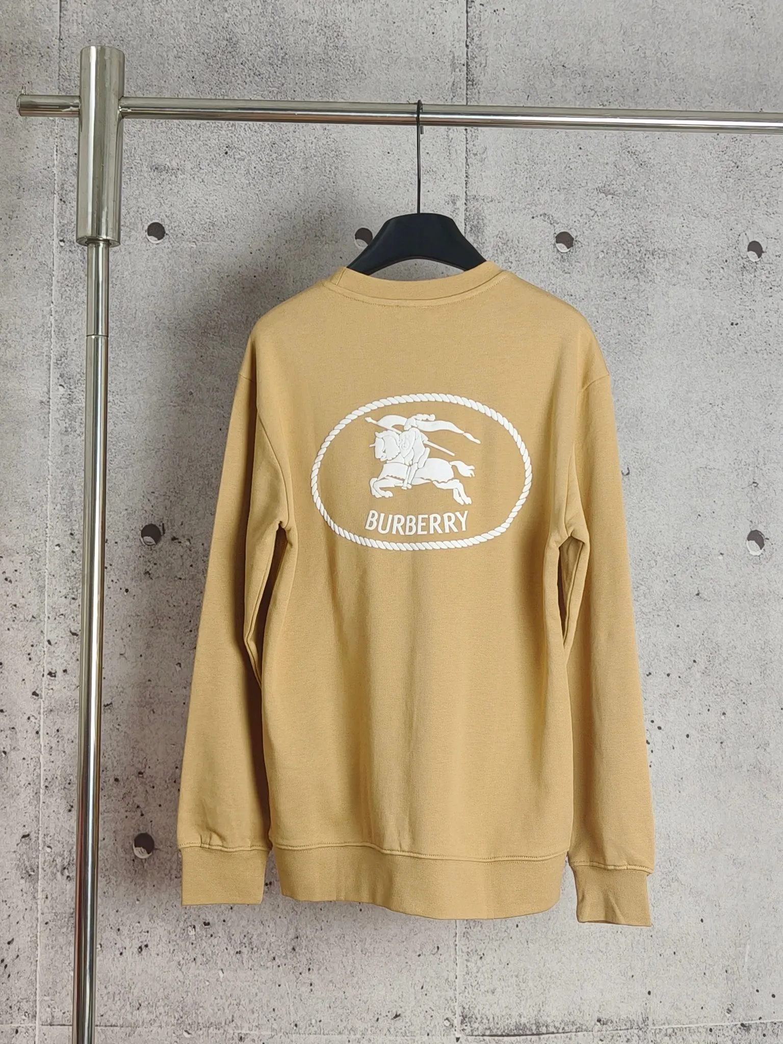 バーバリーブラックレ Label 刺繍カーキ色スウェット - 画像 (10)