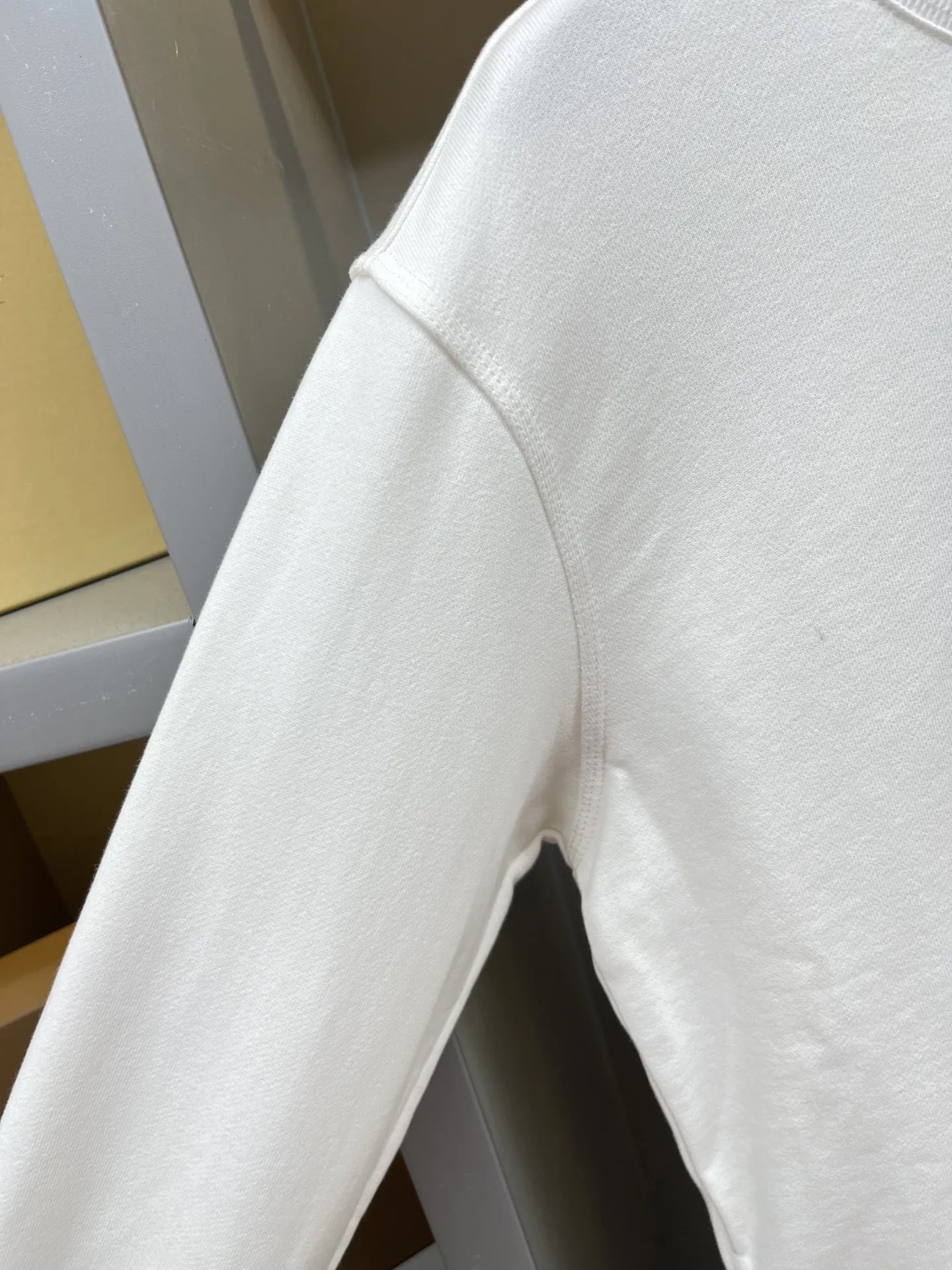 Burberry ホワイト クラシックロゴ 男女兼用スウェット - 画像 (7)