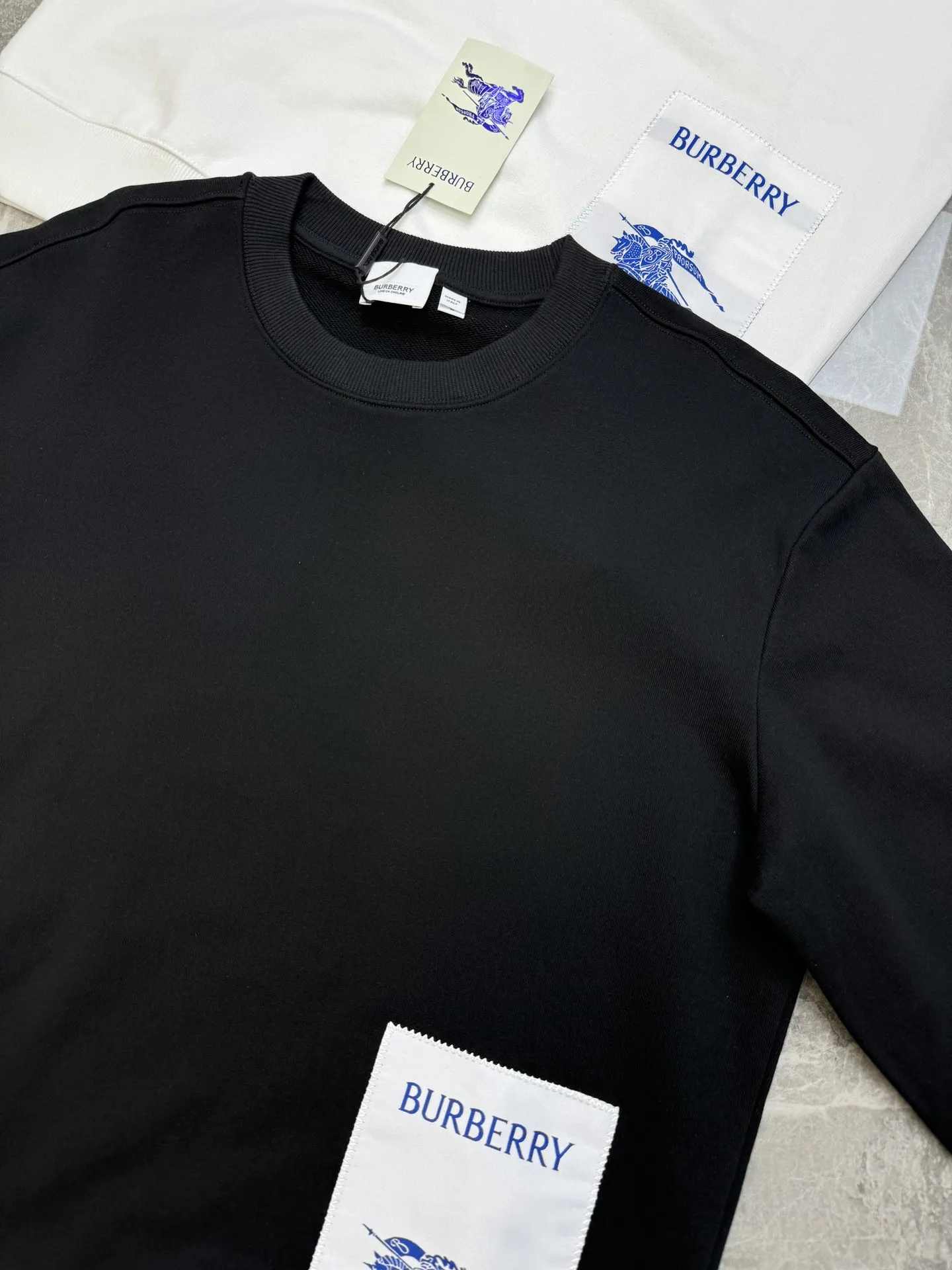 Burberry ブラック クラシックパッチ ユニセックススウェット - 画像 (4)