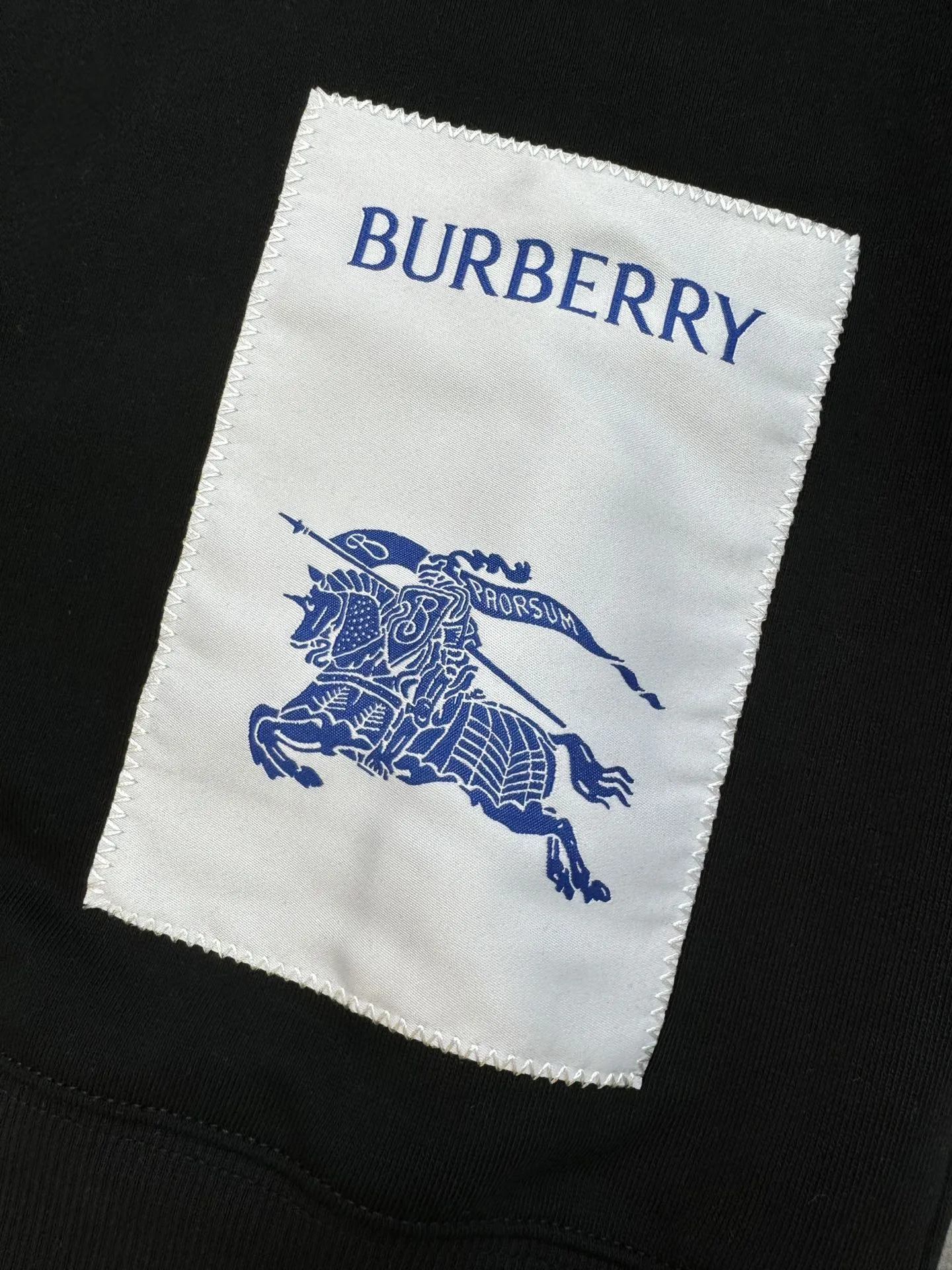Burberry ブラック クラシックパッチ ユニセックススウェット - 画像 (5)