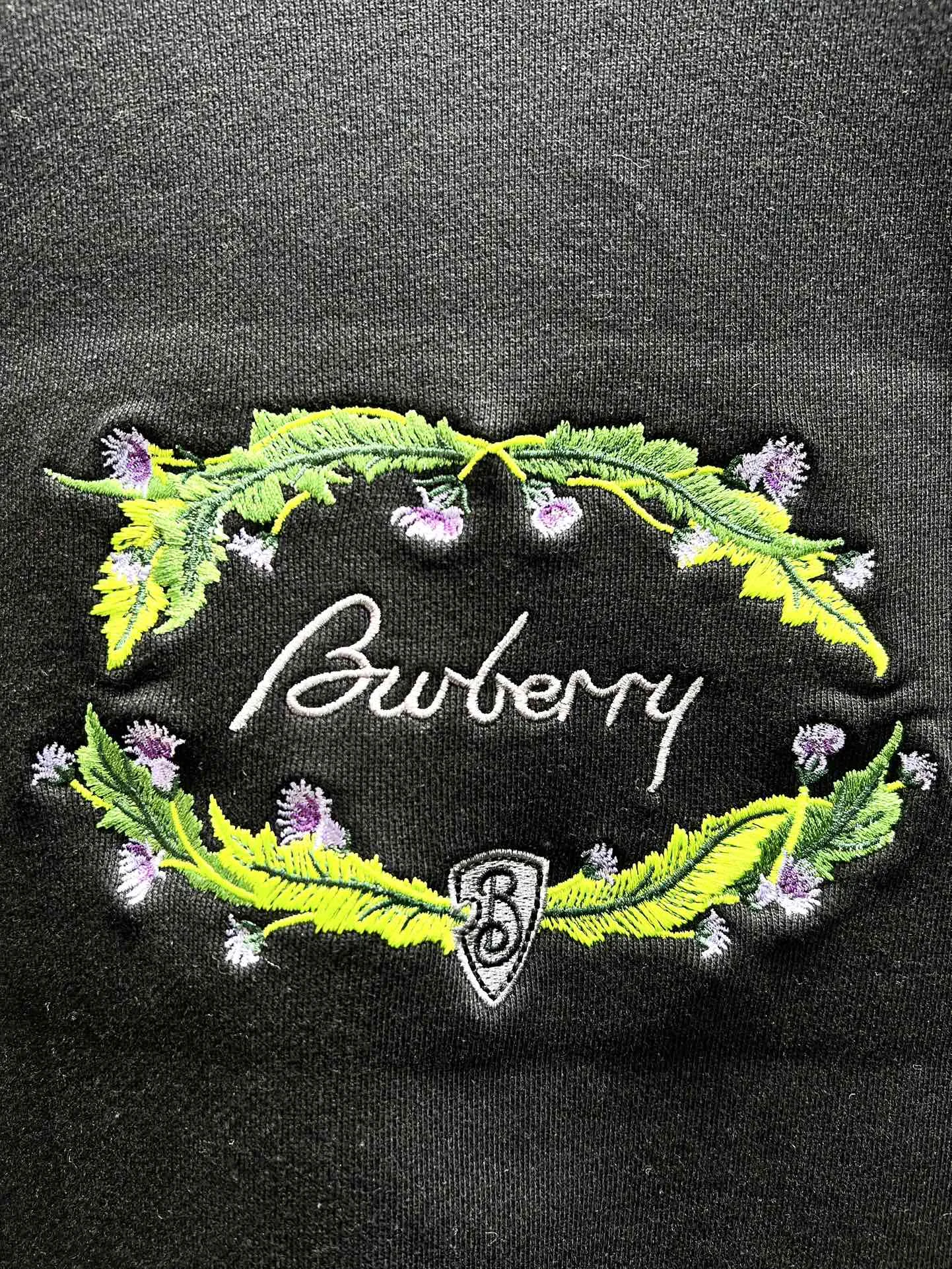 Burberry 黒 クラシック刺繍ラウンドネックスウェット - 画像 (4)