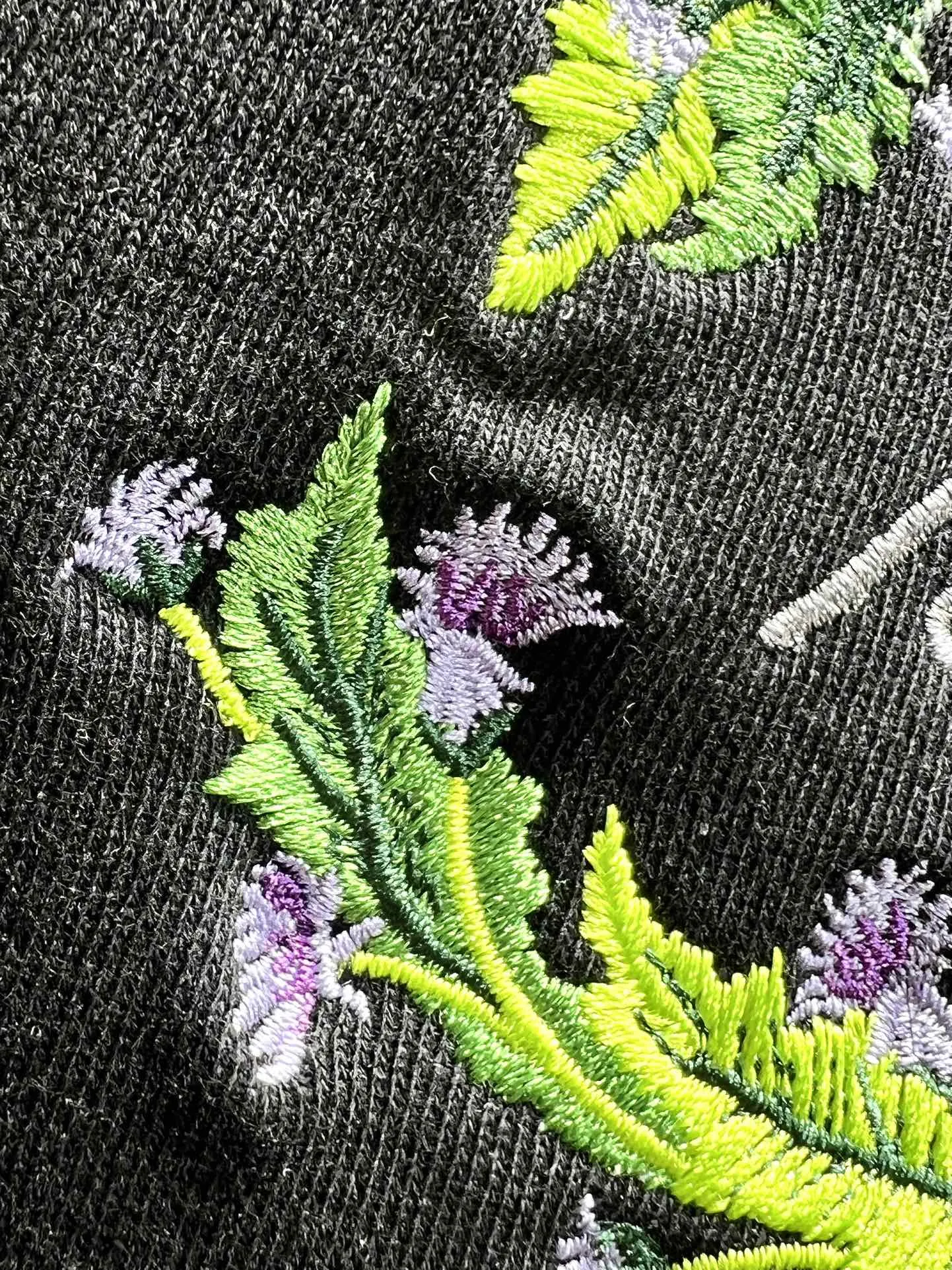 Burberry 黒 クラシック刺繍ラウンドネックスウェット - 画像 (5)