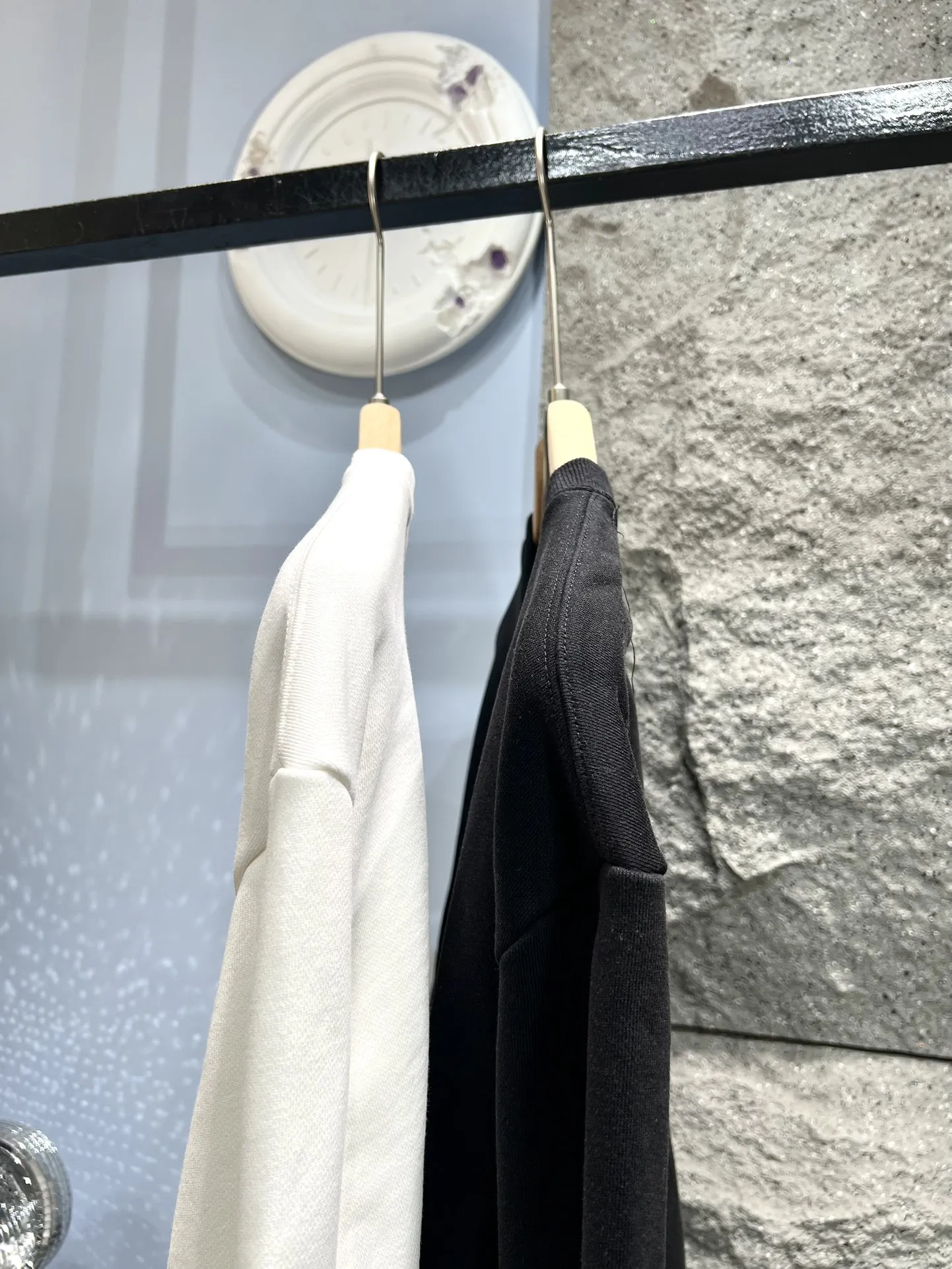 Burberry 黒 クラシック刺繍ラウンドネックスウェット - 画像 (10)