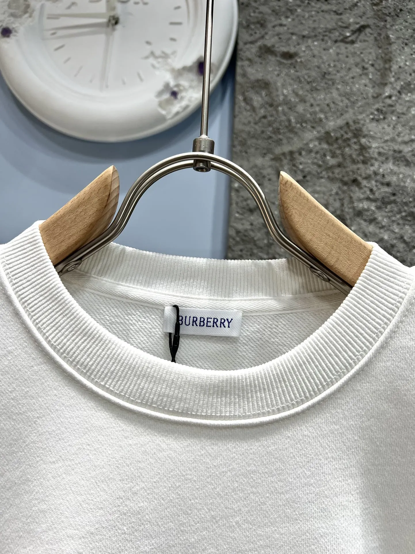 Burberry 白 手書き刺繍 クラシックスウェット - 画像 (3)