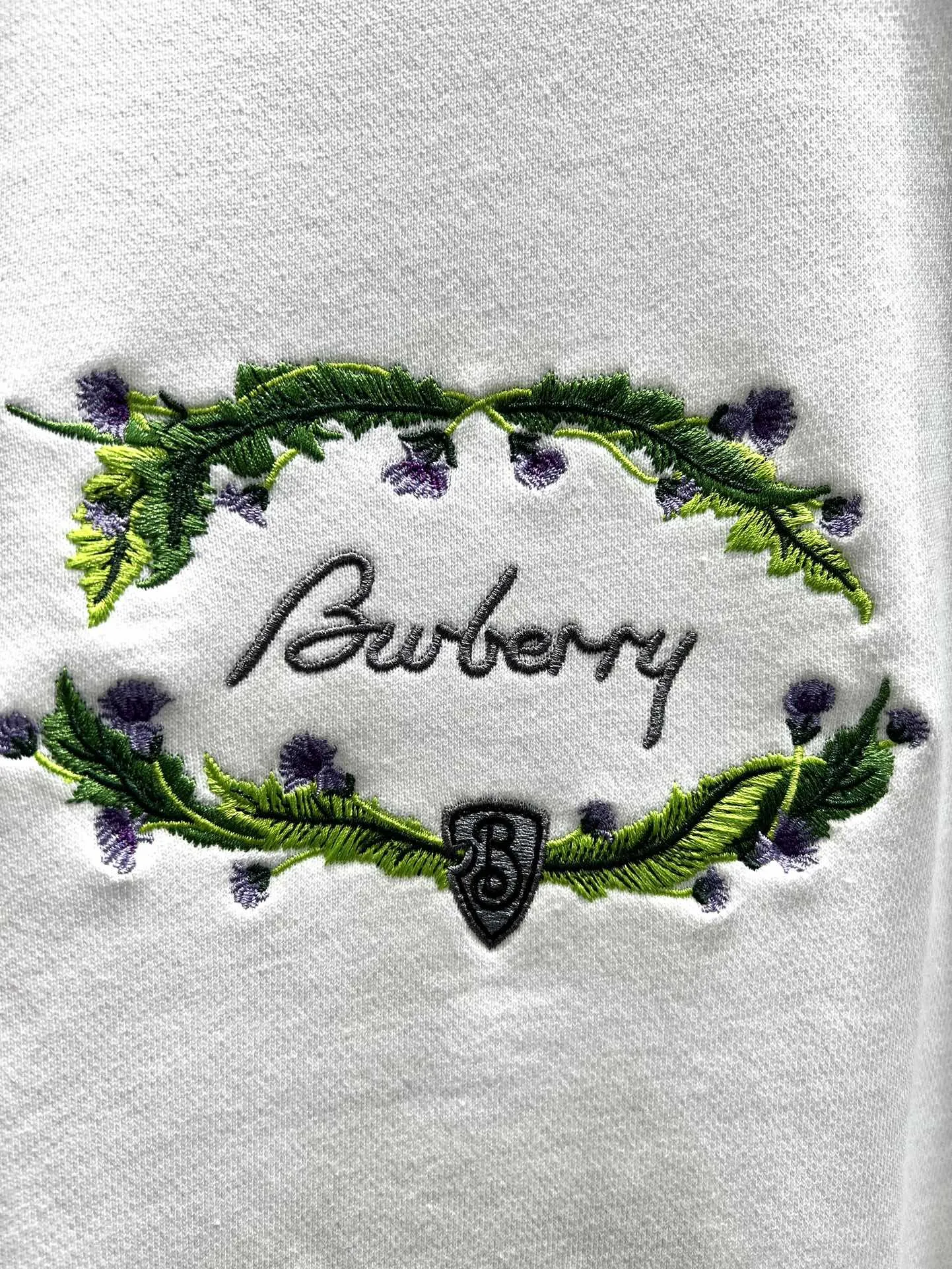 Burberry 白 手書き刺繍 クラシックスウェット - 画像 (4)