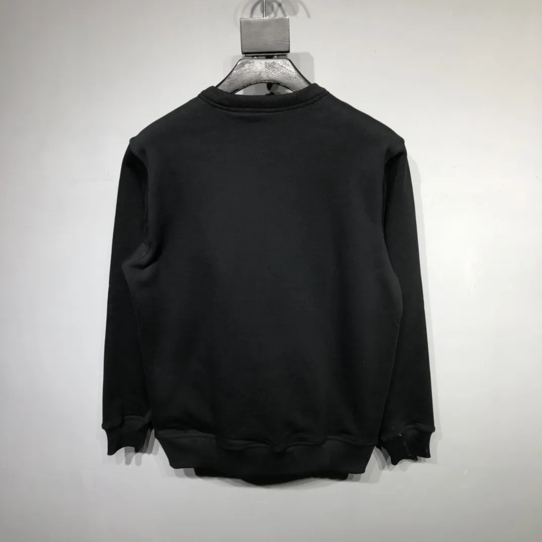 Burberry ブラック刺繍ロゴラウンドネックスウェット - 画像 (3)