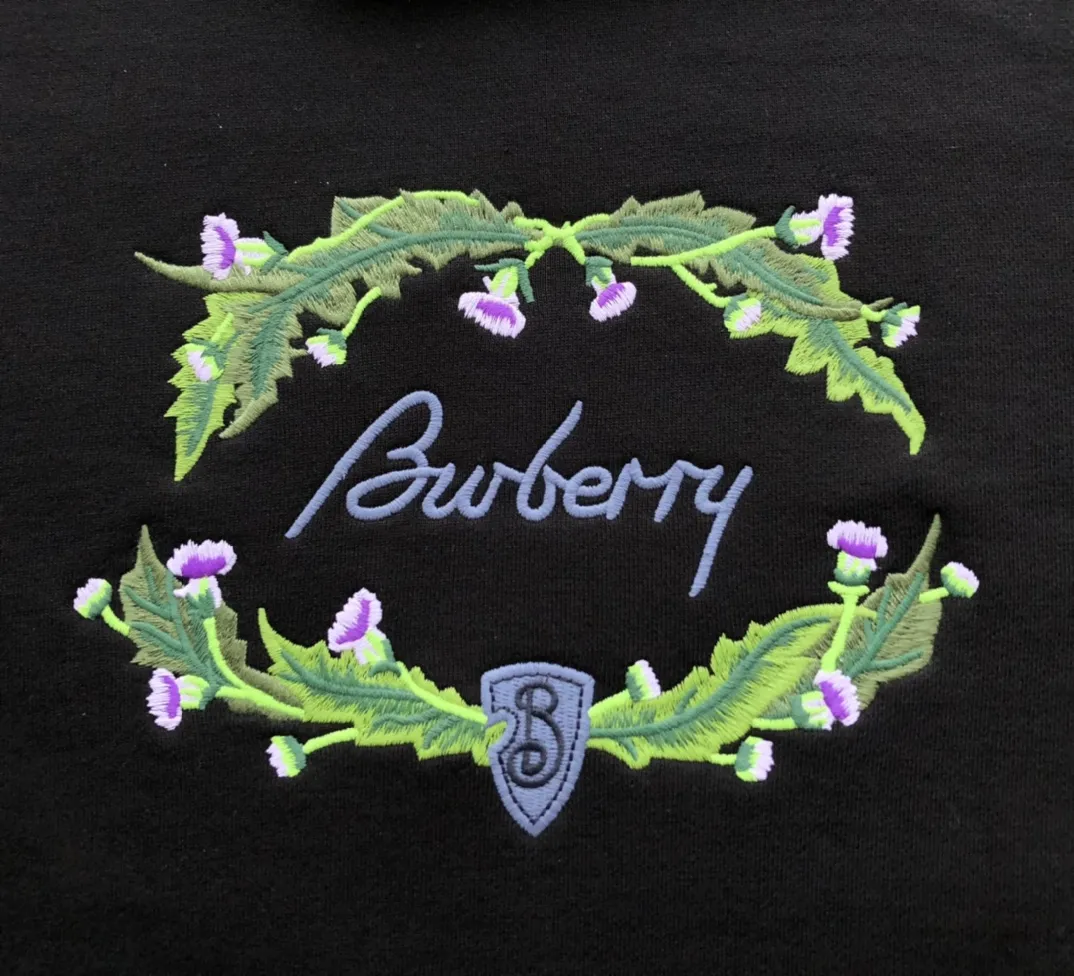 Burberry ブラック刺繍ロゴラウンドネックスウェット - 画像 (6)