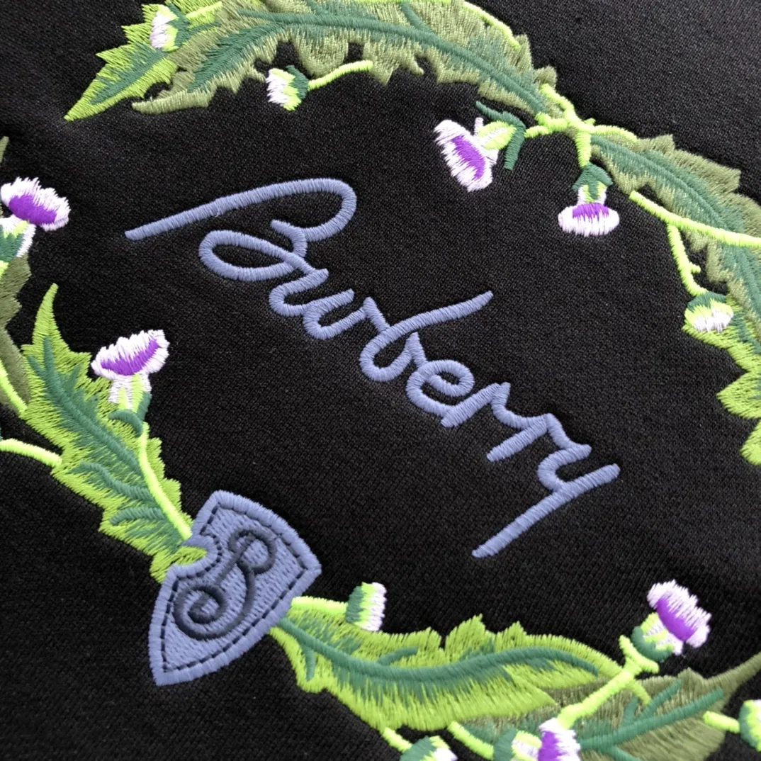 Burberry ブラック刺繍ロゴラウンドネックスウェット - 画像 (7)
