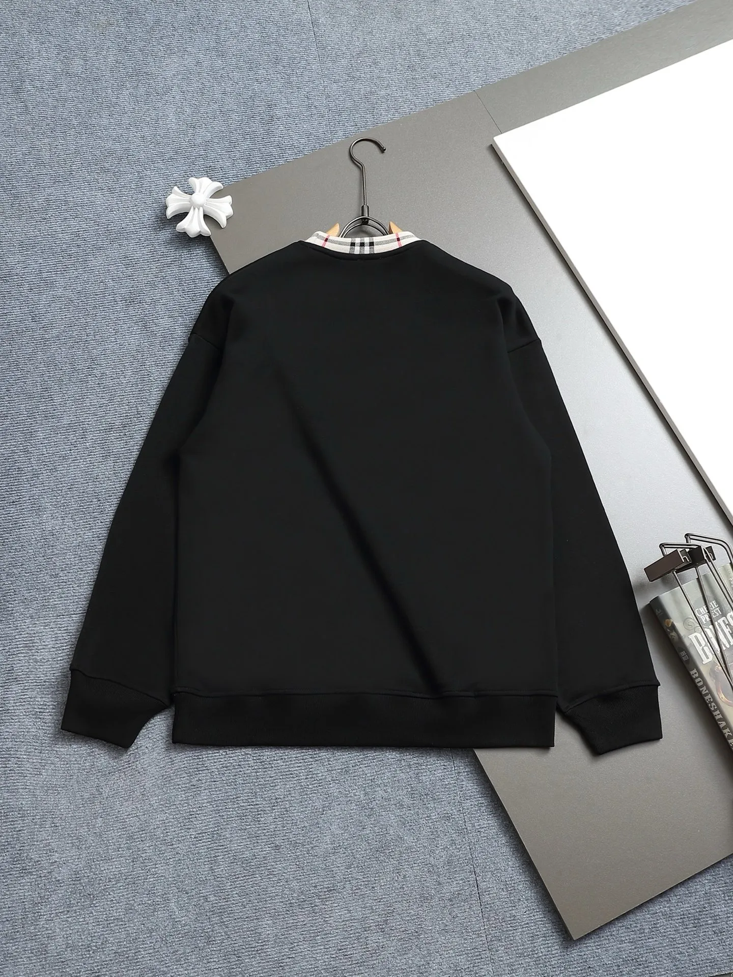 BURBERRY 420g 黒 丸首スウェットシャツ - 画像 (3)