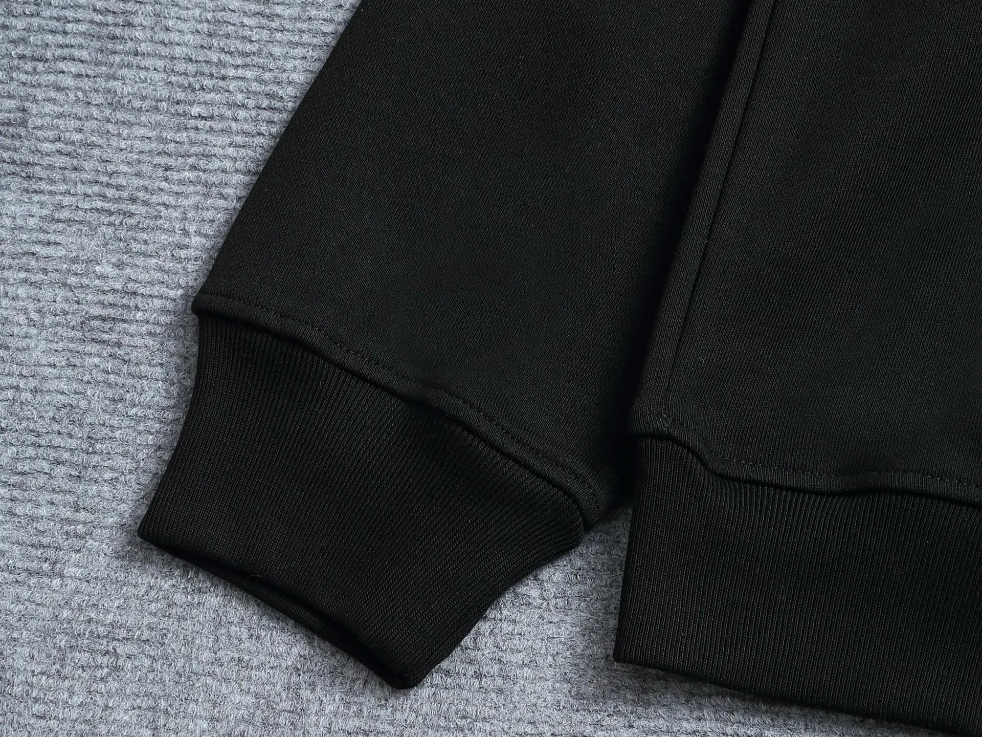 BURBERRY 420g 黒 丸首スウェットシャツ - 画像 (6)