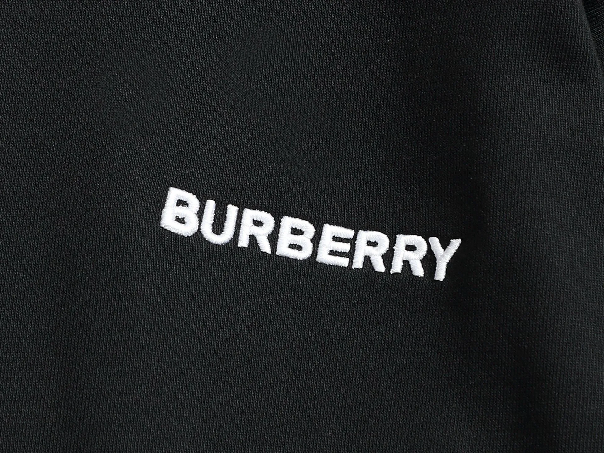 BURBERRY 420g 黒 丸首スウェットシャツ - 画像 (7)