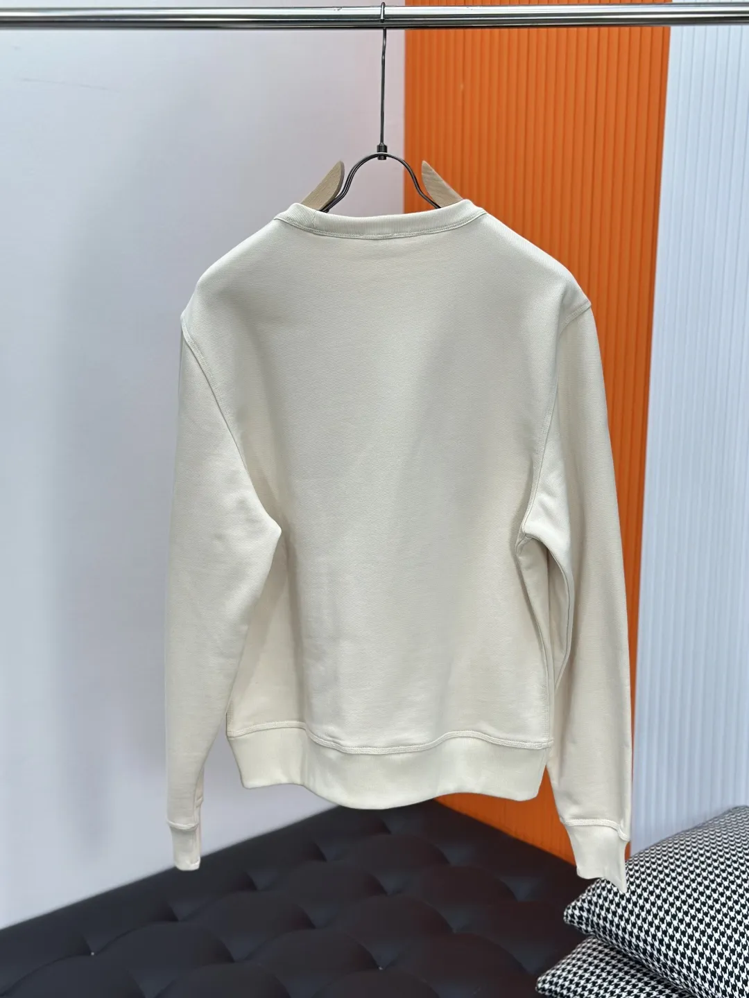 Burberry クリーム色 十字架のとげの軍馬長袖スウェット - 画像 (9)