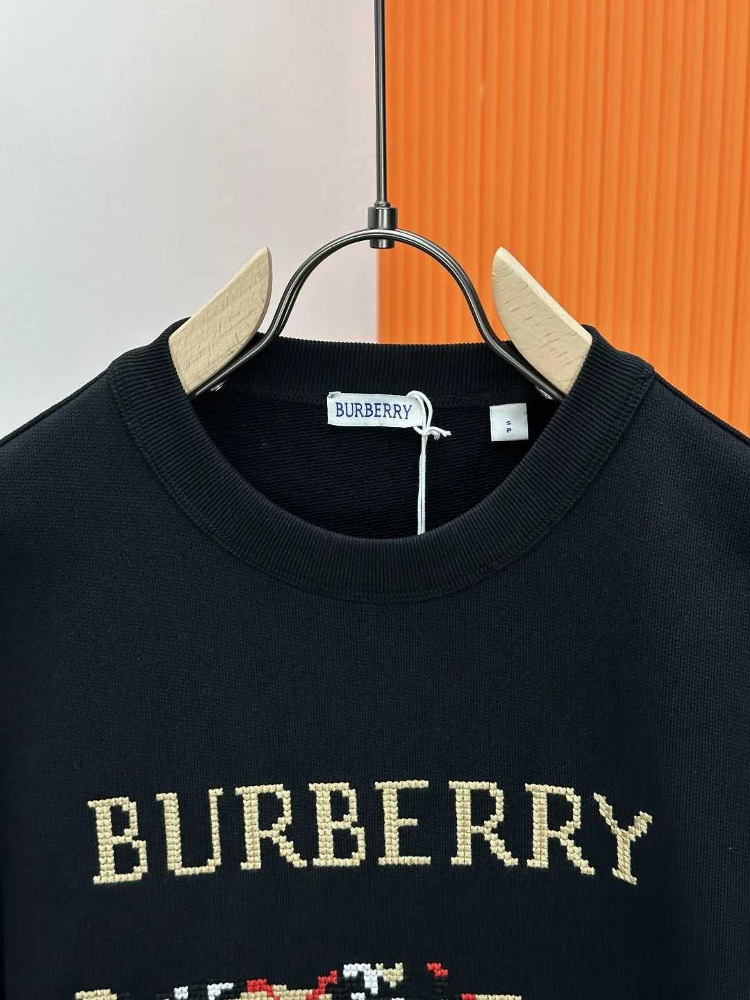 Burberry ブラック クロスステッチの軍馬 長袖スウェット - 画像 (3)