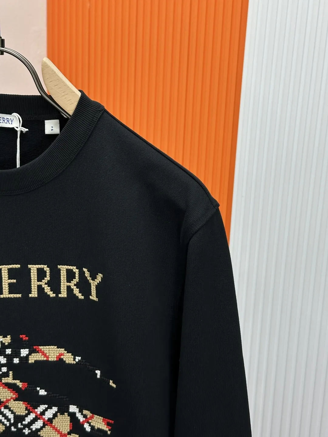 Burberry ブラック クロスステッチの軍馬 長袖スウェット - 画像 (4)