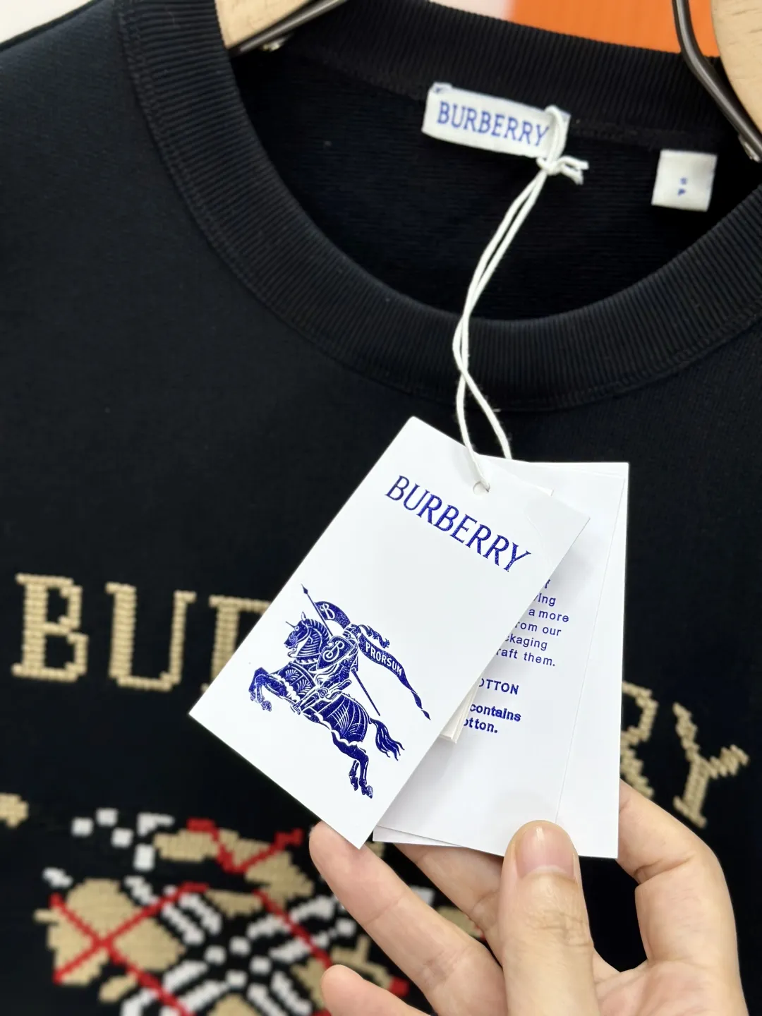 Burberry ブラック クロスステッチの軍馬 長袖スウェット - 画像 (6)