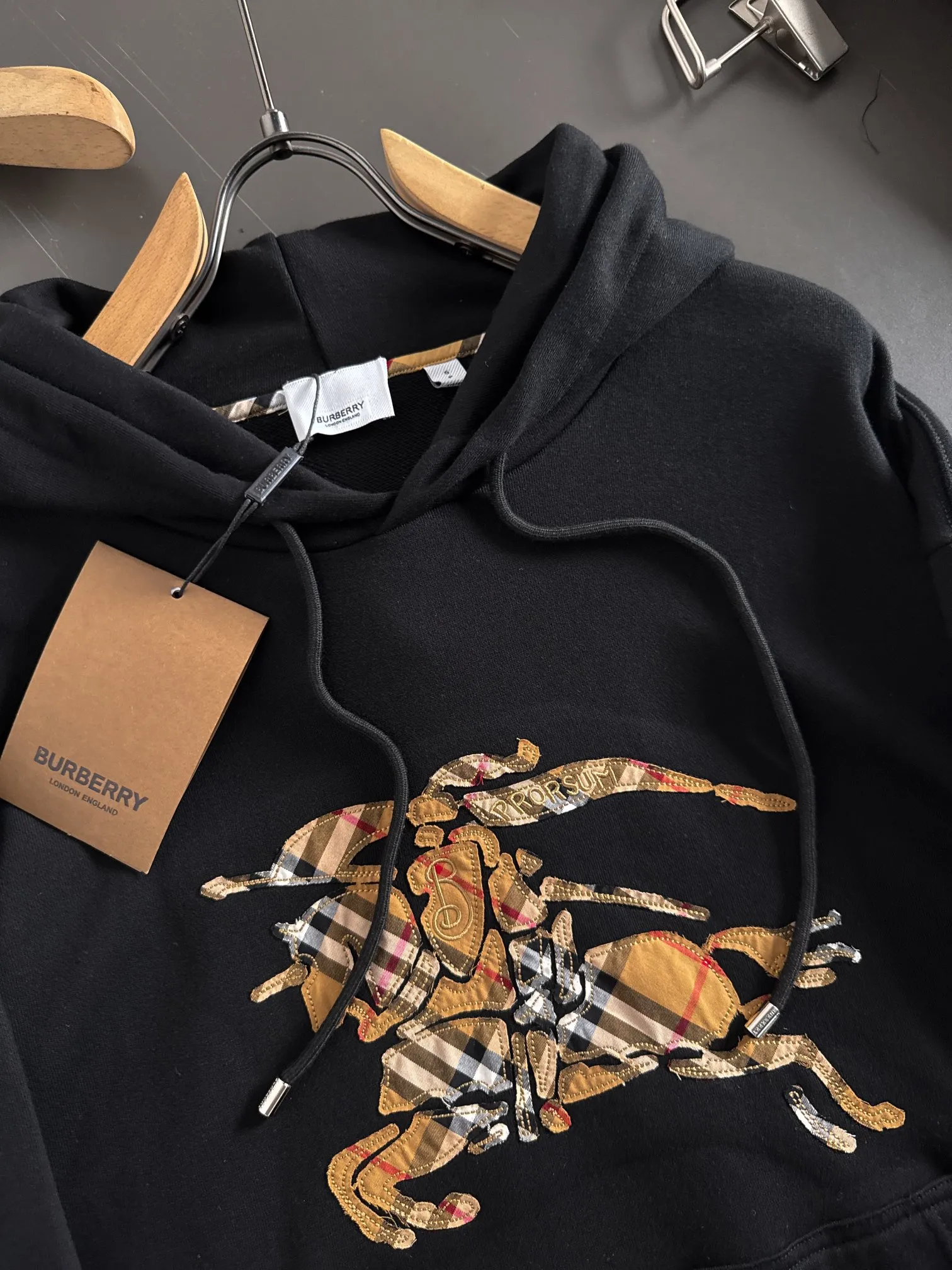 バーバリーブラック軍馬の拍車フード付きスウェット - 画像 (4)
