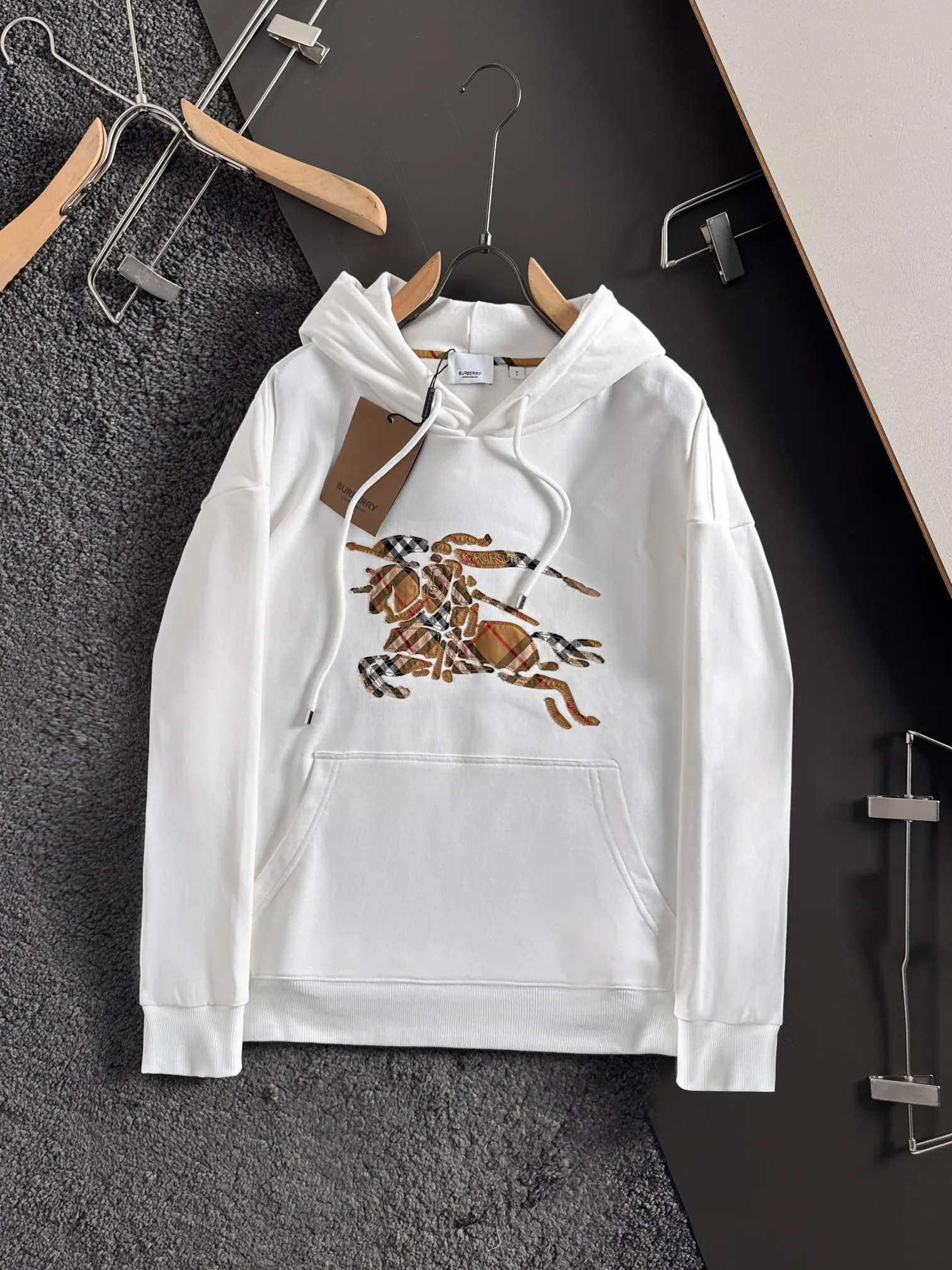 バーバリーブラック軍馬の拍車フード付きスウェット - 画像 (10)