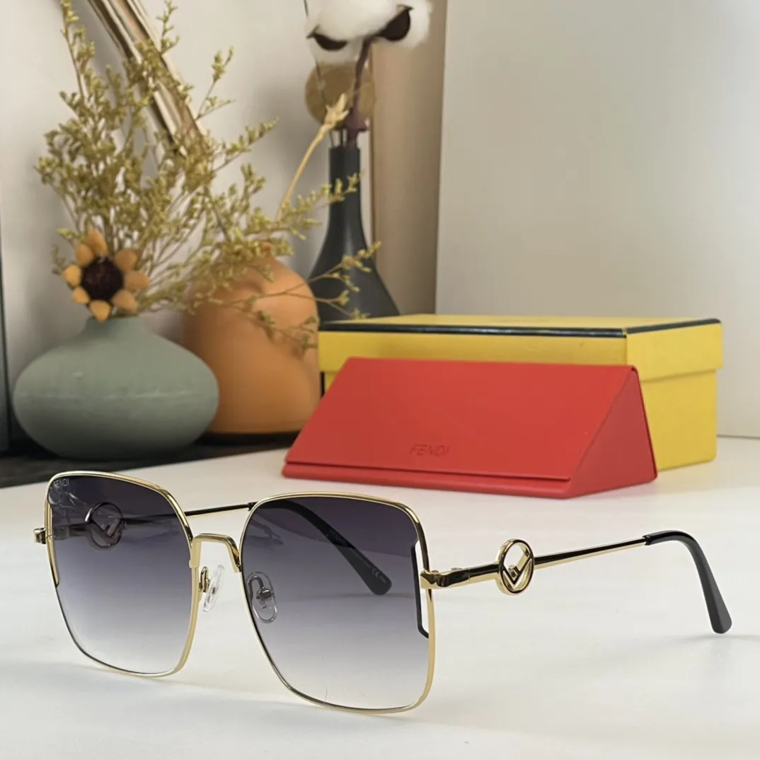 FENDI新作黒サングラスファッションアーク
