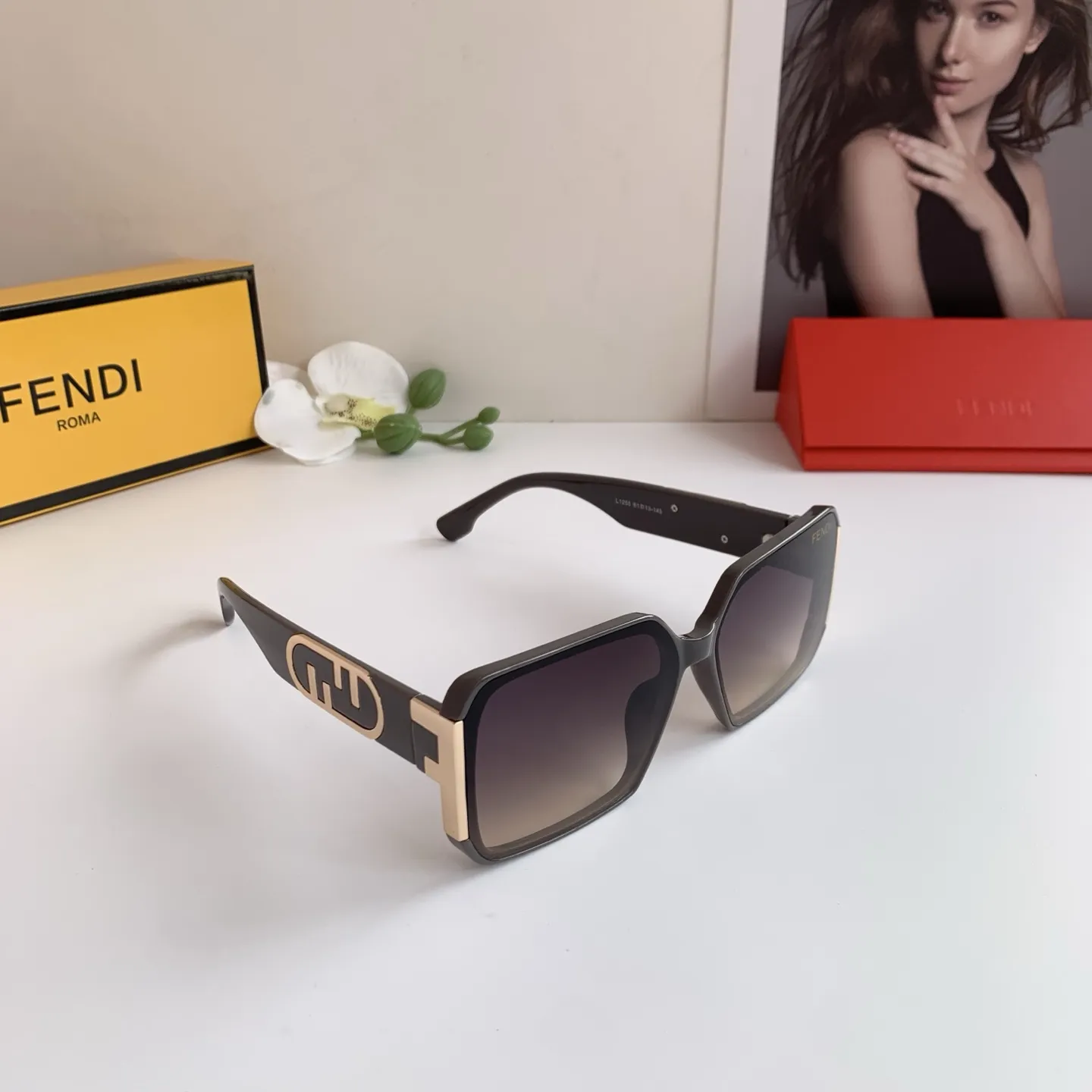 FENDI新作黒ファッションサングラス