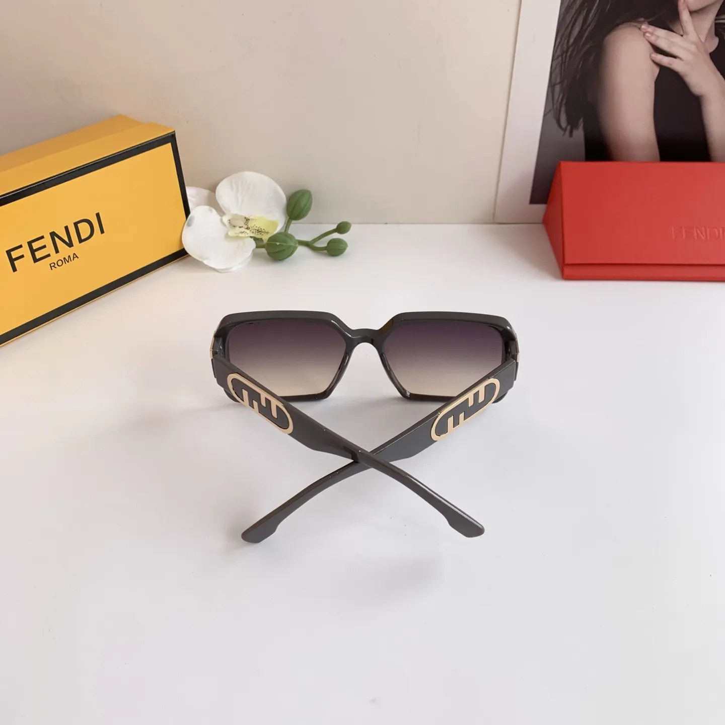 FENDI新作黒ファッションサングラス - 画像 (9)