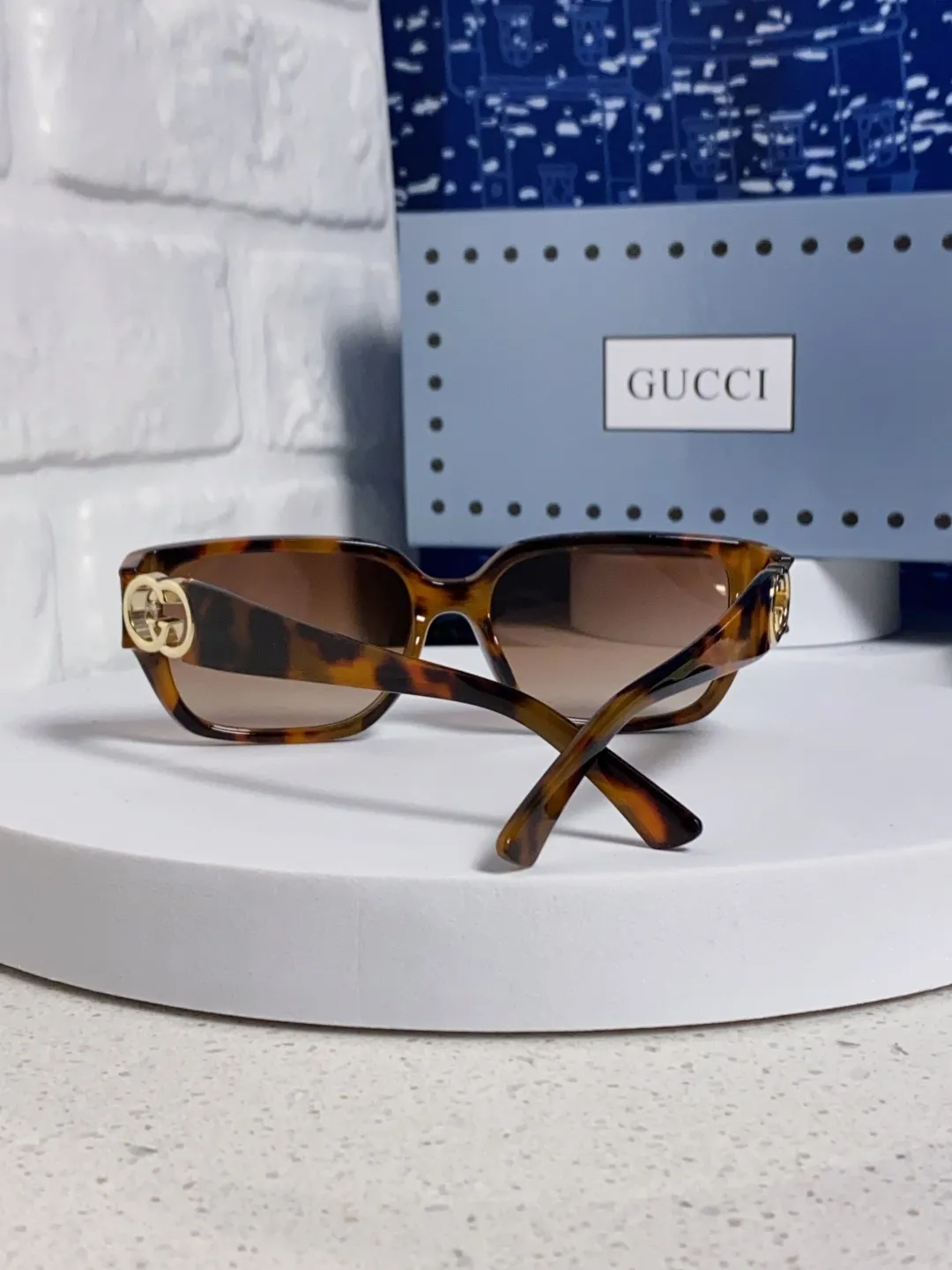 Gucci新作黒キャッツアイサングラス - 画像 (4)