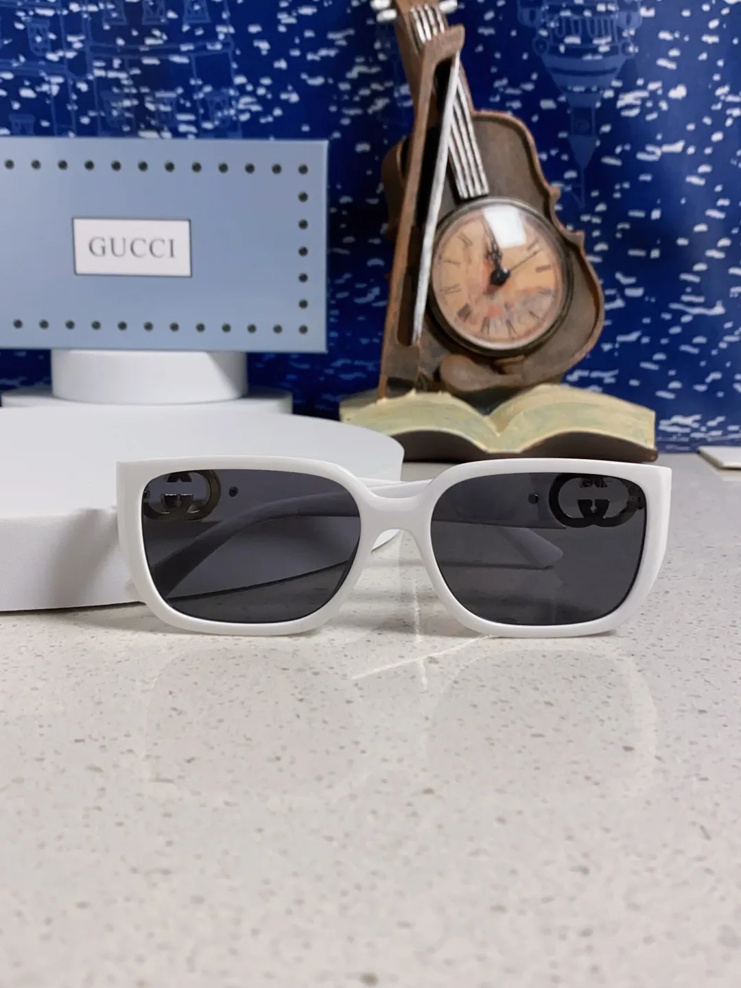 GUCCI新作白黒キャッツアイサングラス - 画像 (10)