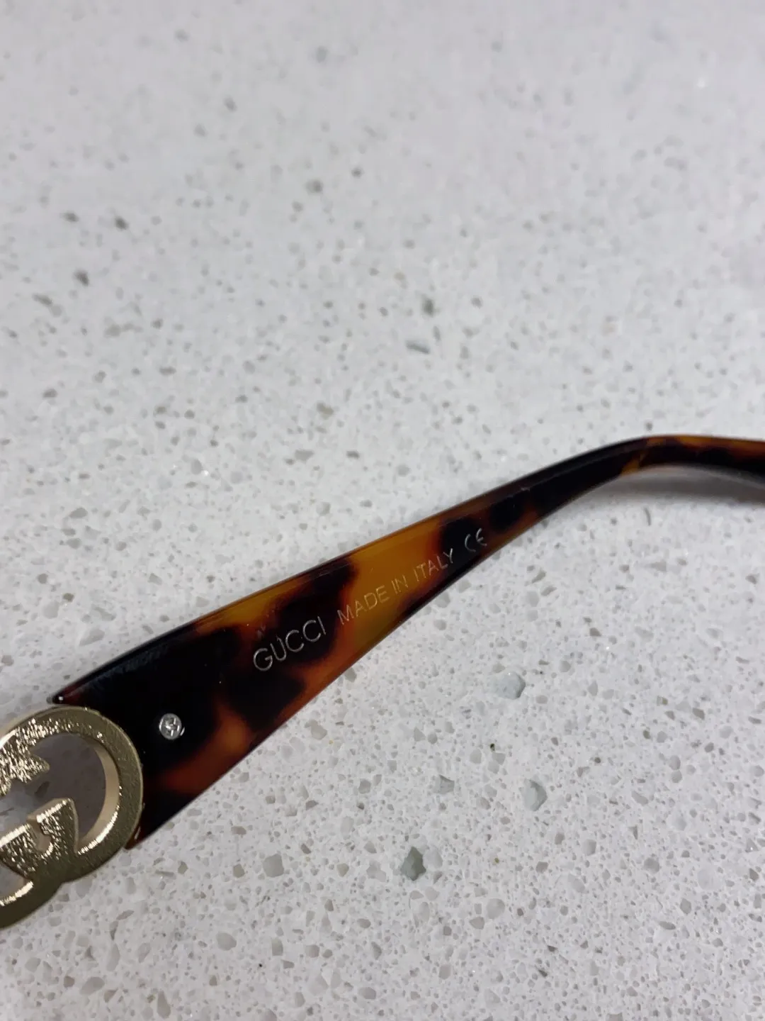 Gucci新作黒キャッツアイサングラス - 画像 (9)