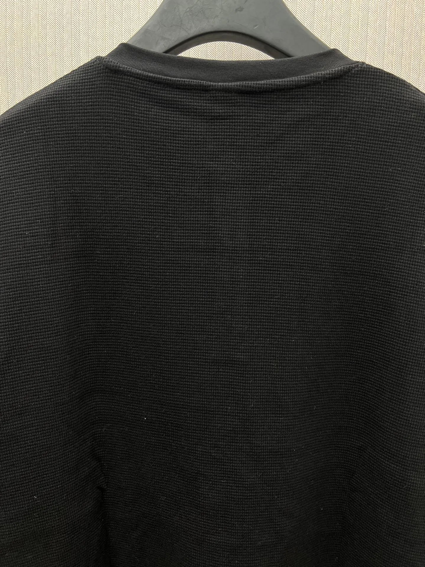 クロエ25SSサンスクリットヘンリーネックワッフルセーター黒 - 画像 (10)