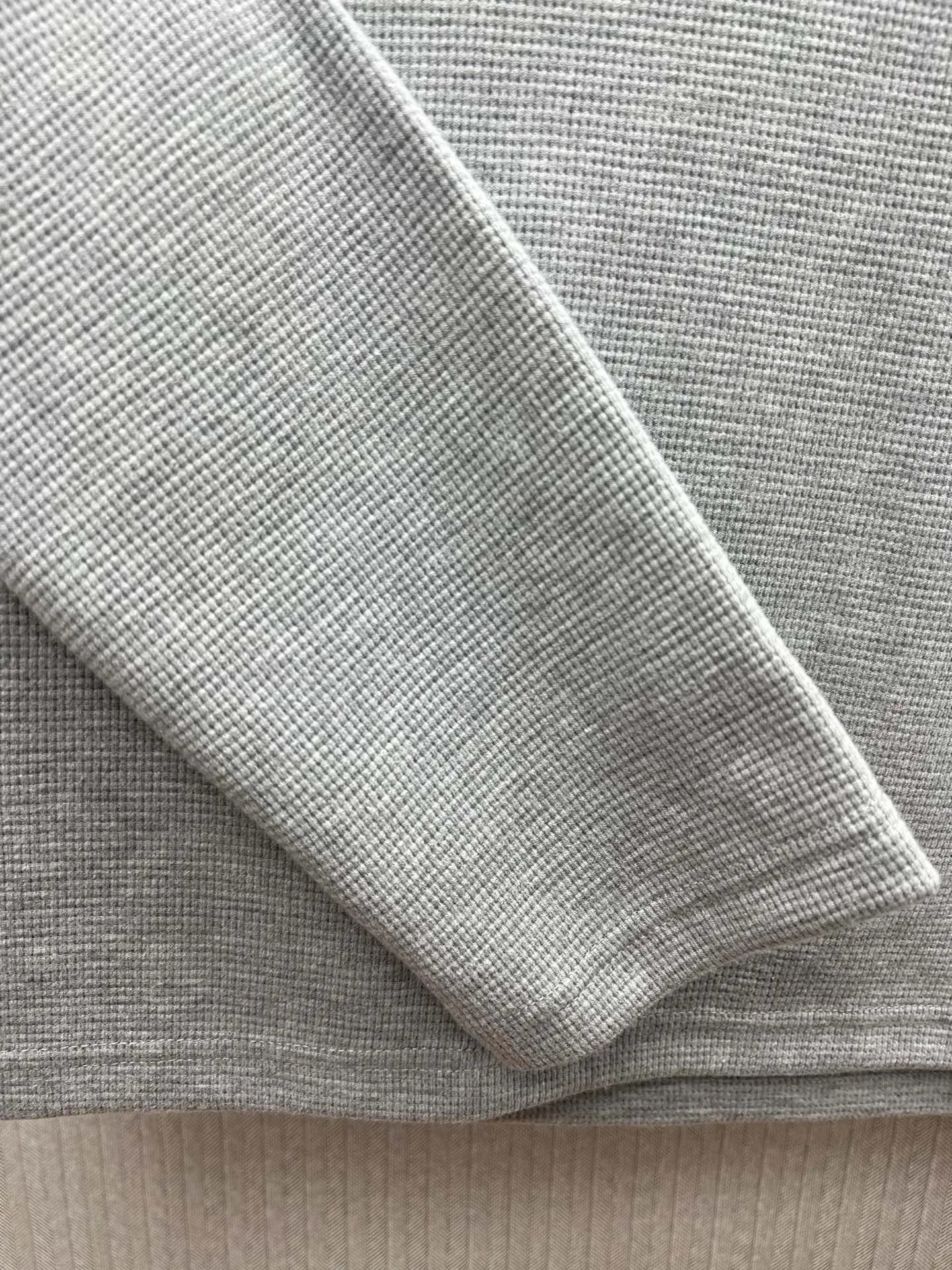 クロエ25SSサンスクリットヘンリーネックグレーワッフルセーター - 画像 (5)