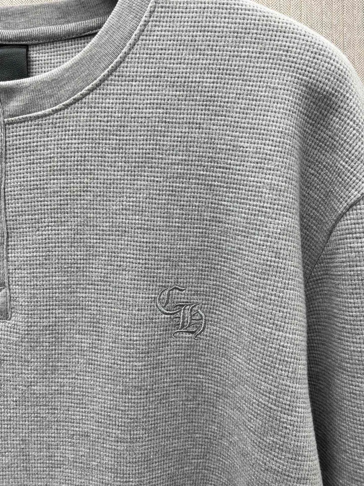 クロエ25SSサンスクリットヘンリーネックグレーワッフルセーター - 画像 (6)