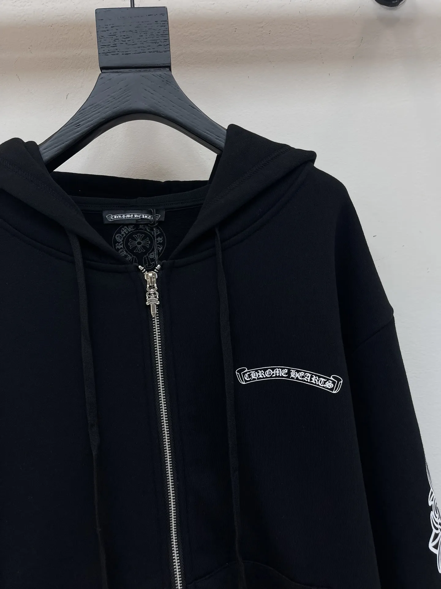 Chrome Hearts 25秋新しい黒のフード付きジップアップ - 画像 (3)