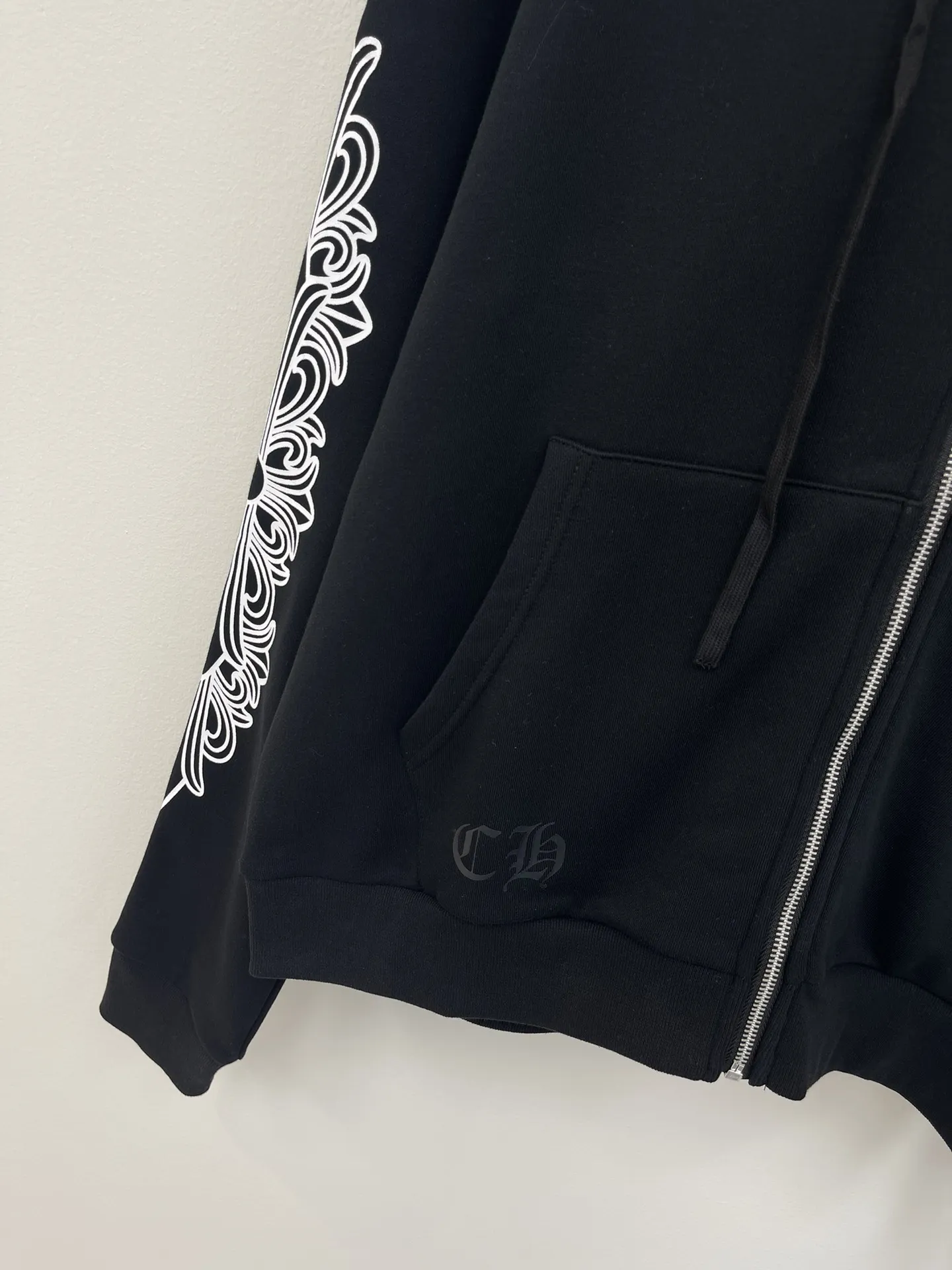 Chrome Hearts 25秋新しい黒のフード付きジップアップ - 画像 (4)