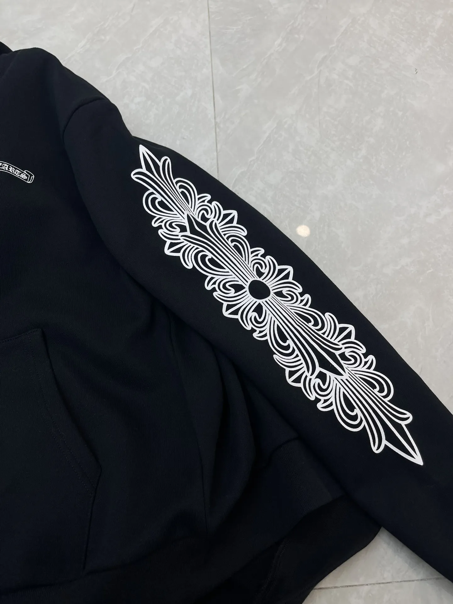 Chrome Hearts 25秋新しい黒のフード付きジップアップ - 画像 (5)