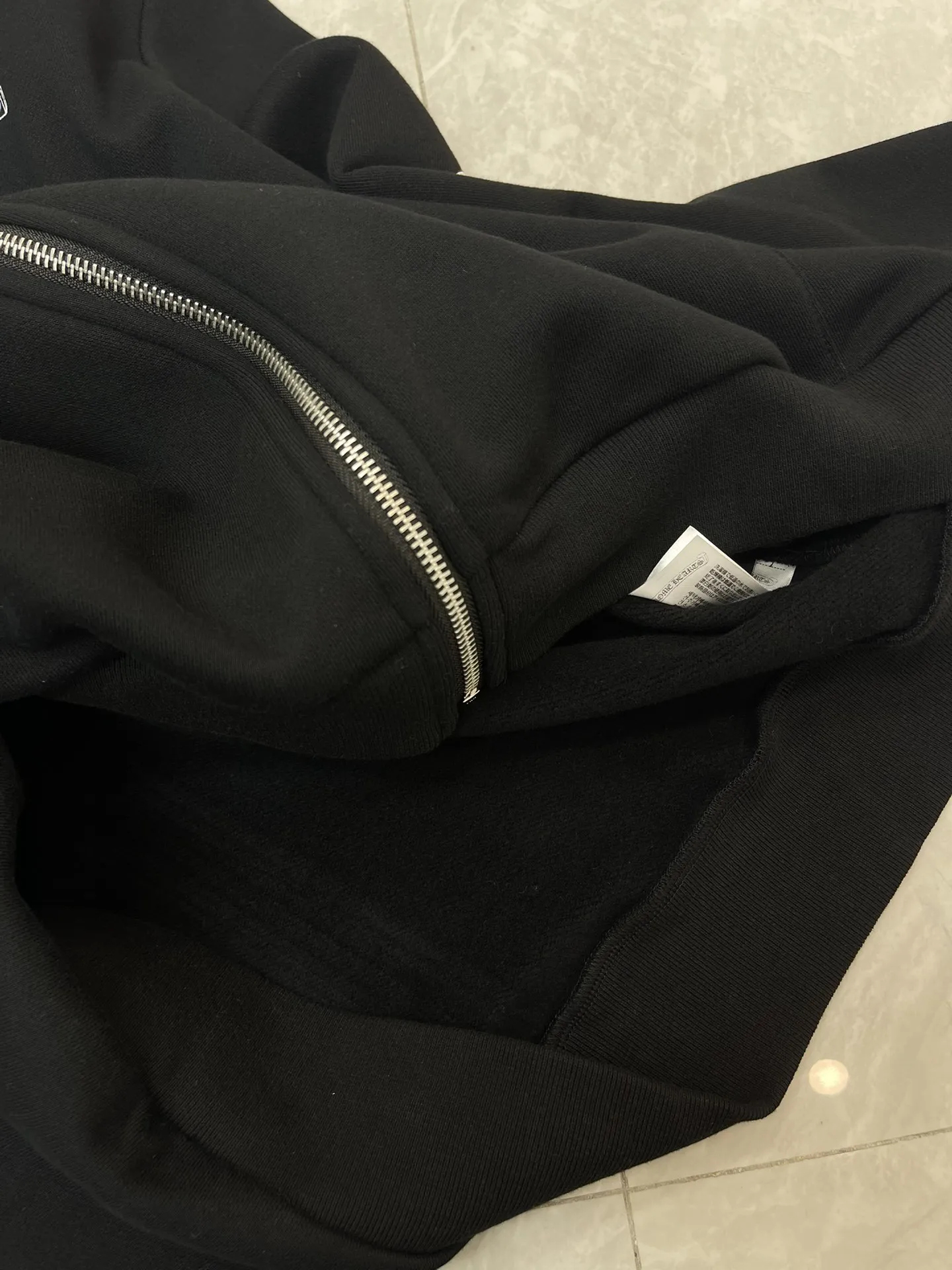 Chrome Hearts 25秋新しい黒のフード付きジップアップ - 画像 (6)