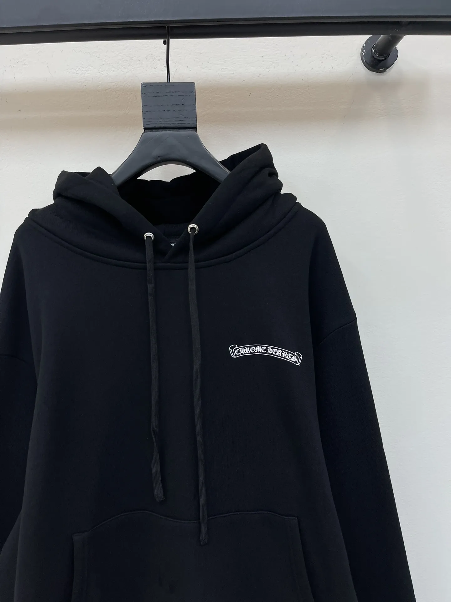 Chrome Hearts ブラックレタープリントジップパーカー - 画像 (3)