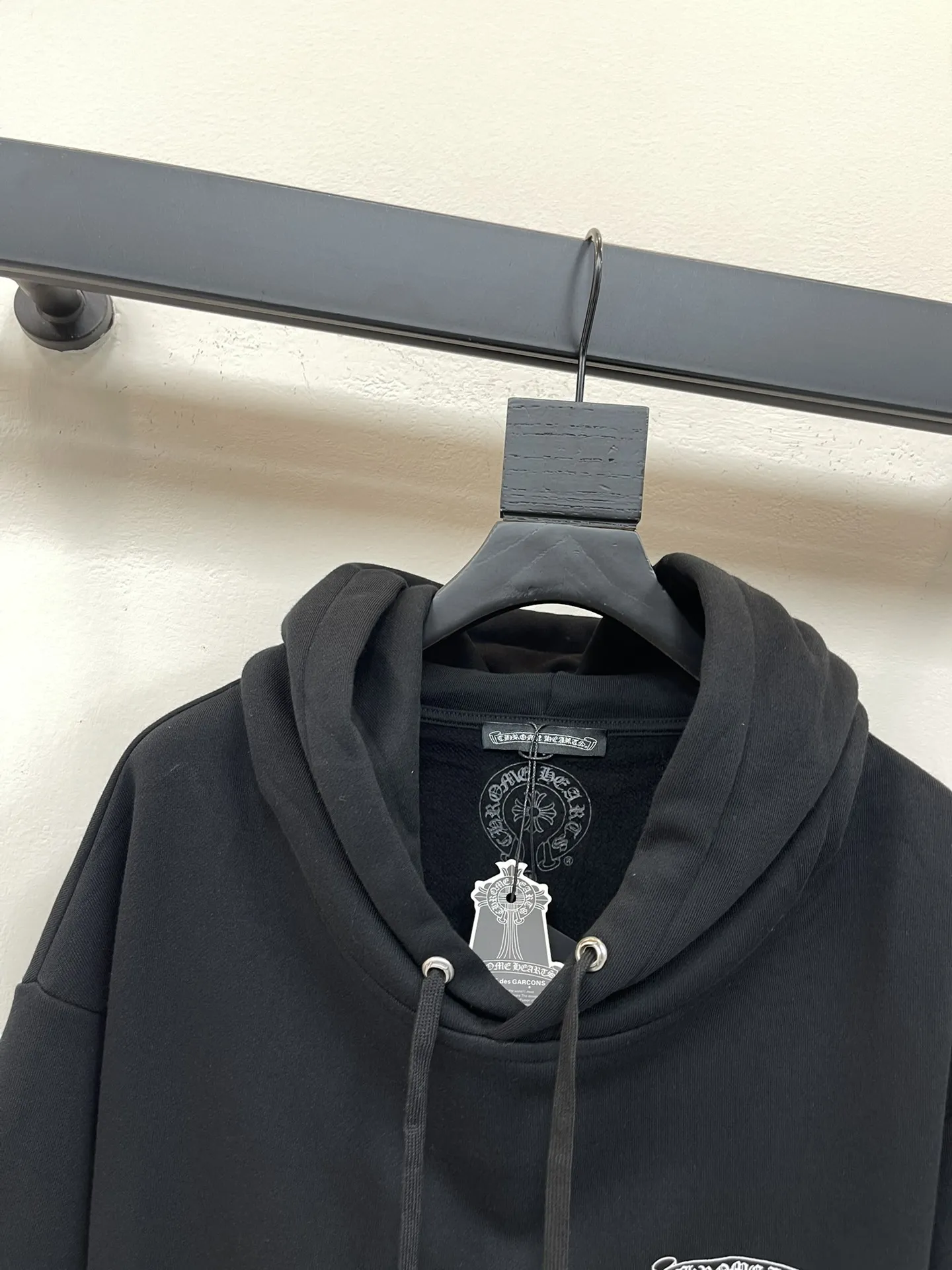 Chrome Hearts ブラックレタープリントジップパーカー - 画像 (5)