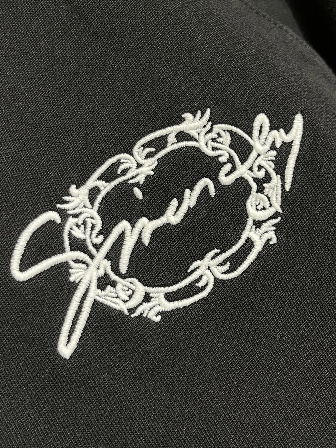 Givenchy ブラック刺繍花冠長袖ポロシャツ - 画像 (6)