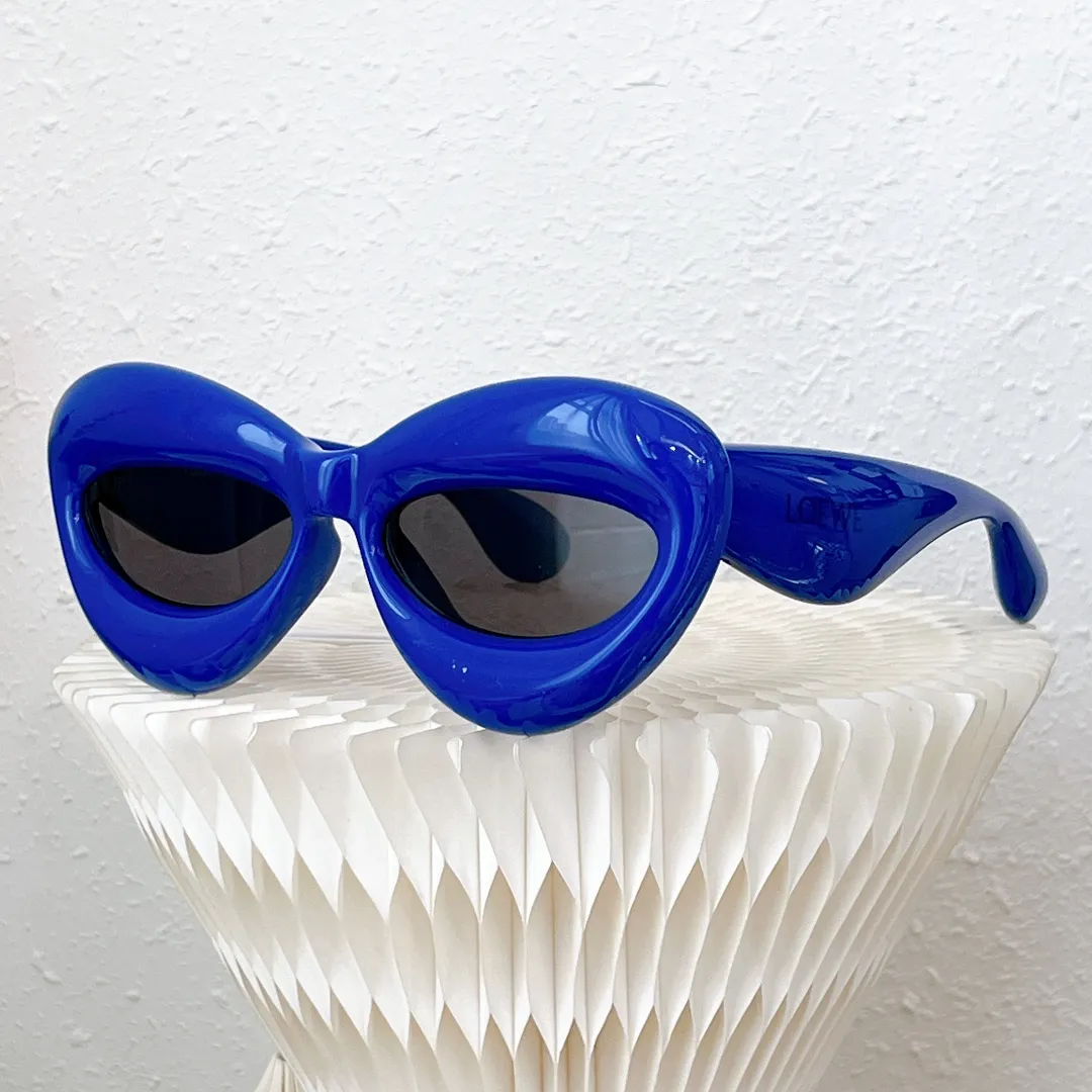 LOEWE新作黒アークサングラスファッション - 画像 (3)