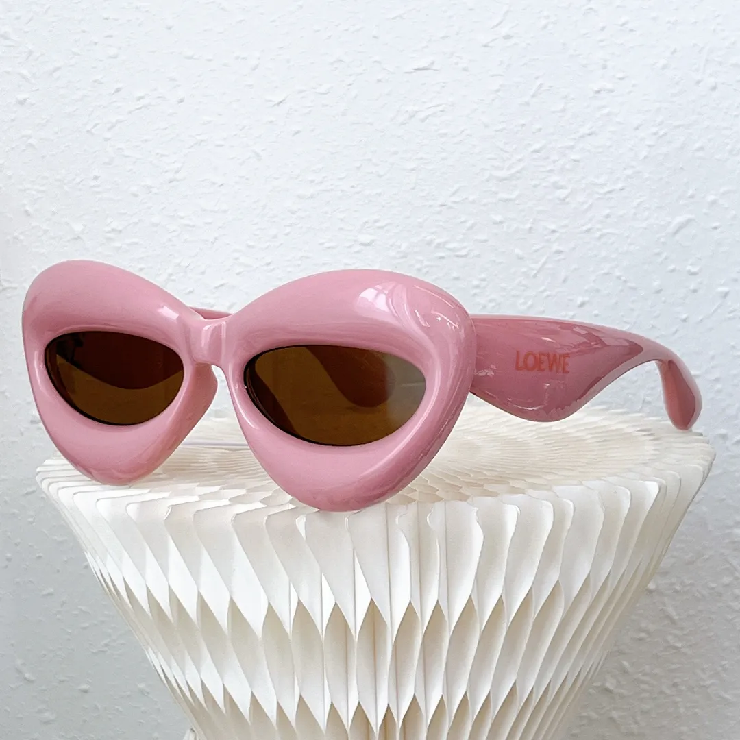 LOEWE新作黒アークサングラスファッション - 画像 (7)