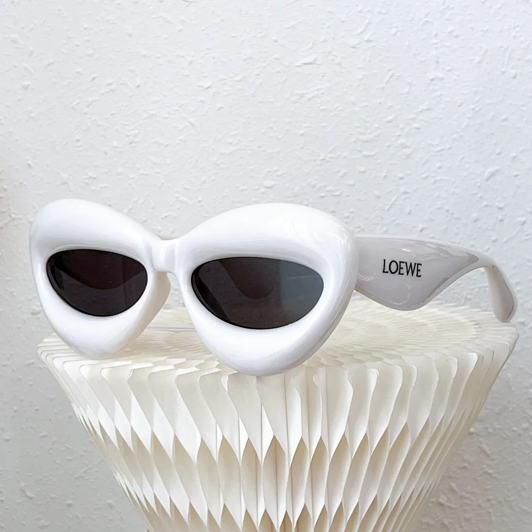 LOEWE新作黒アークサングラスファッション - 画像 (8)