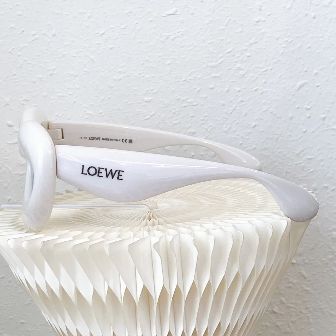 LOEWE新作黒アークサングラスファッション - 画像 (9)