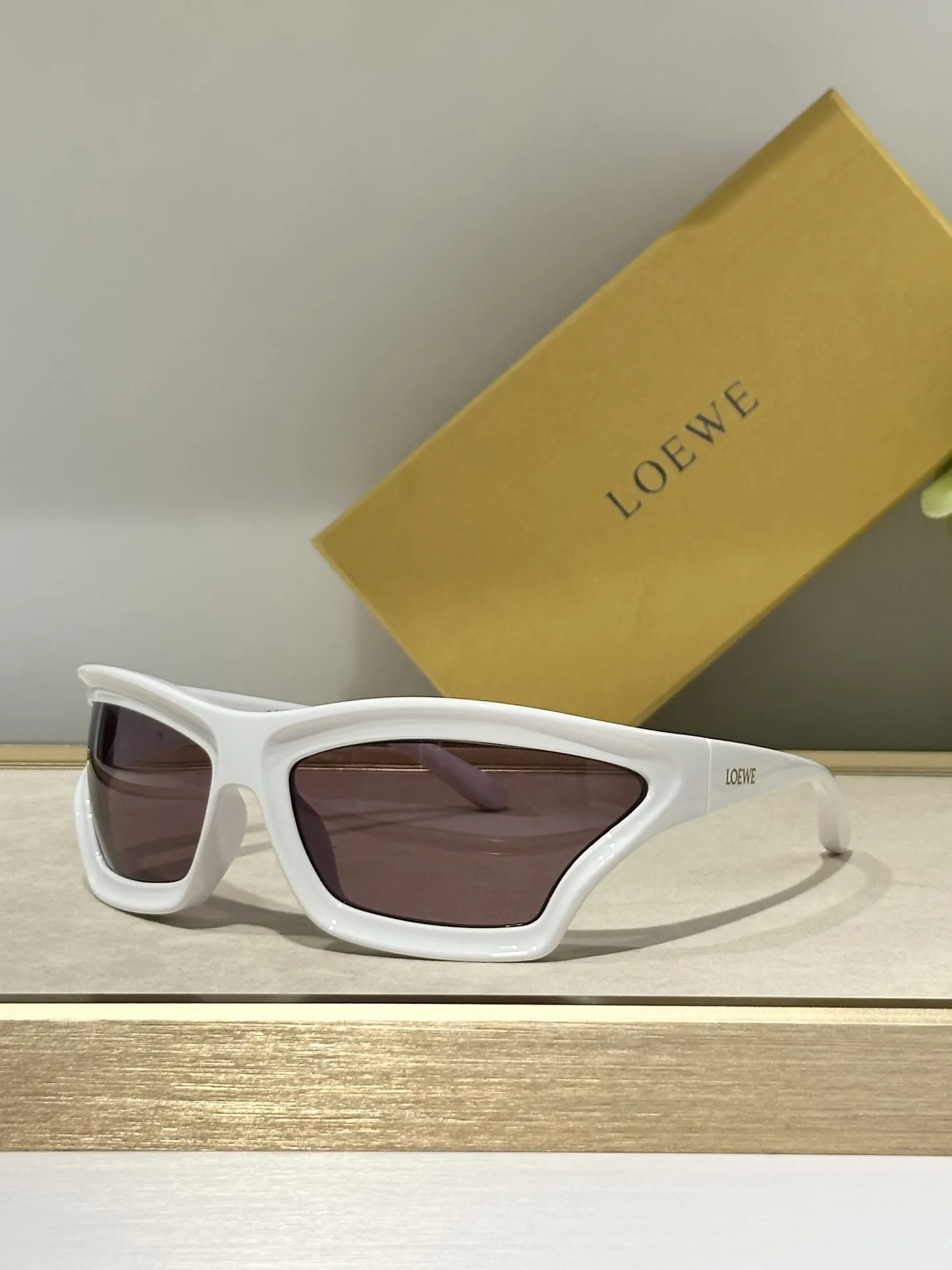 LOEWEロエベ黒アーク新作大きいサングラス - 画像 (3)