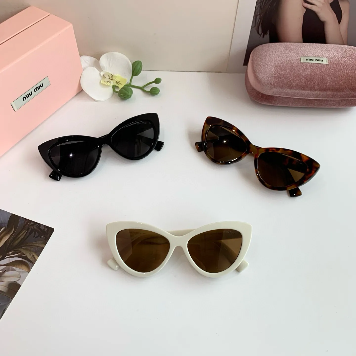 MIUMIU新作白キャッツアイサングラス - 画像 (10)