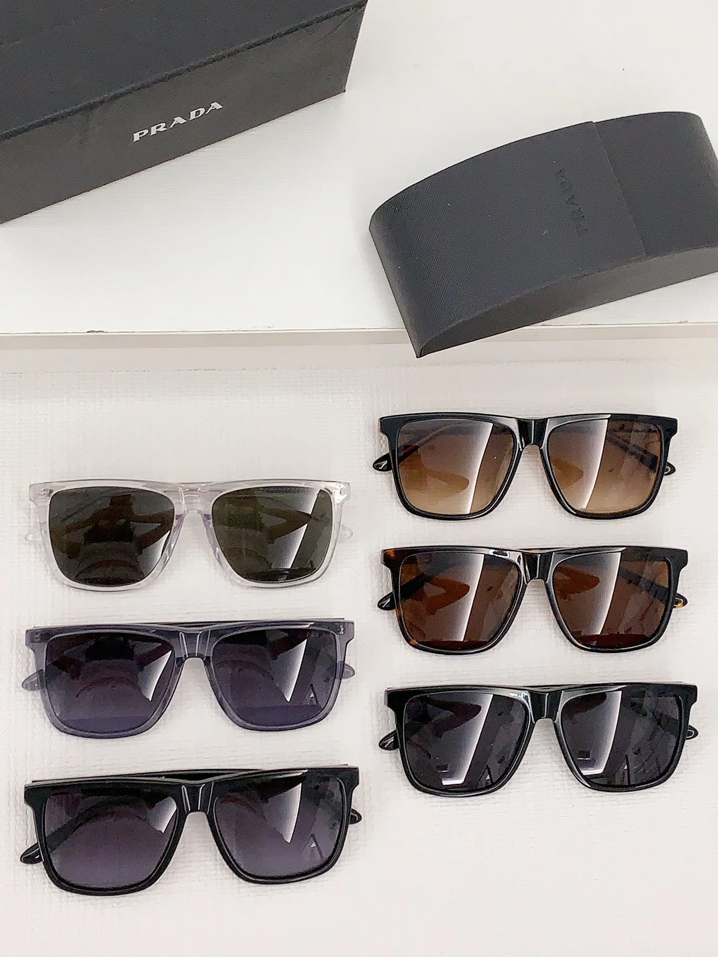 PRADA新作黒サングラスアークデザイン - 画像 (10)