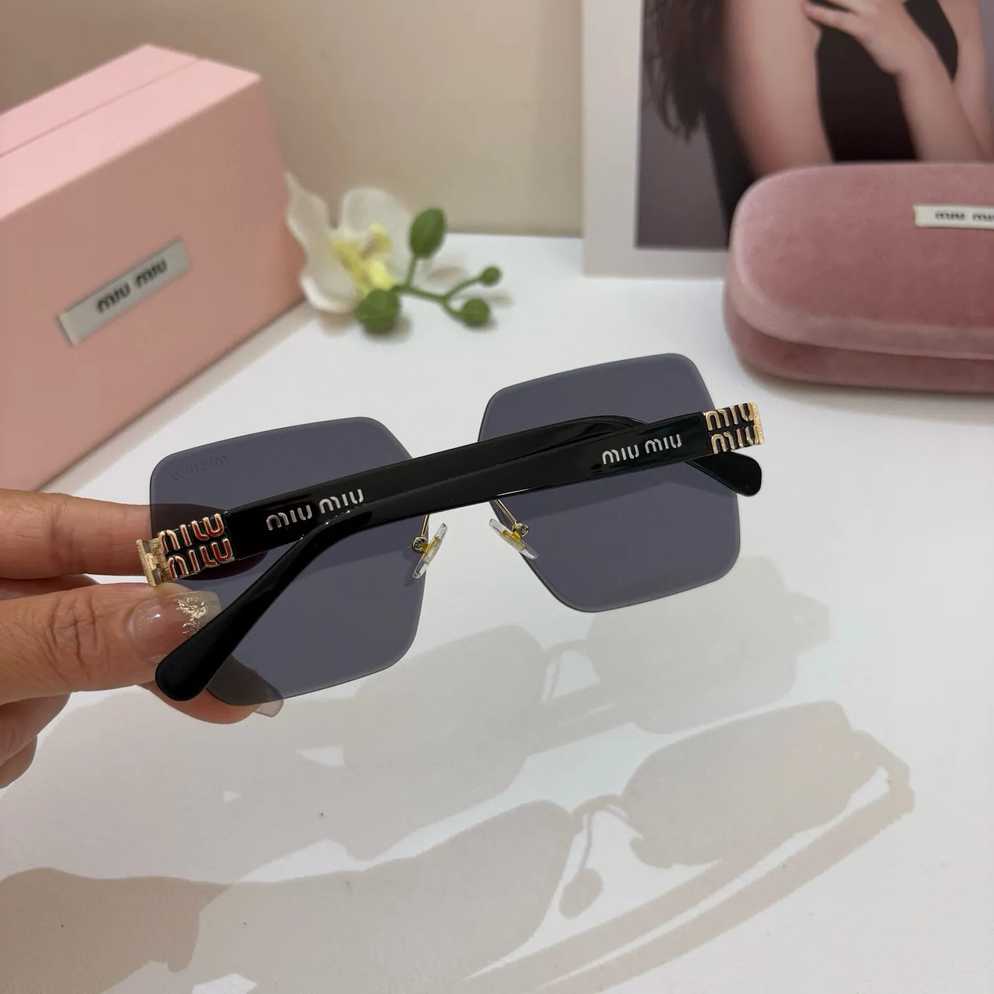 MIUMIU新作黒ファッションサングラス - 画像 (5)