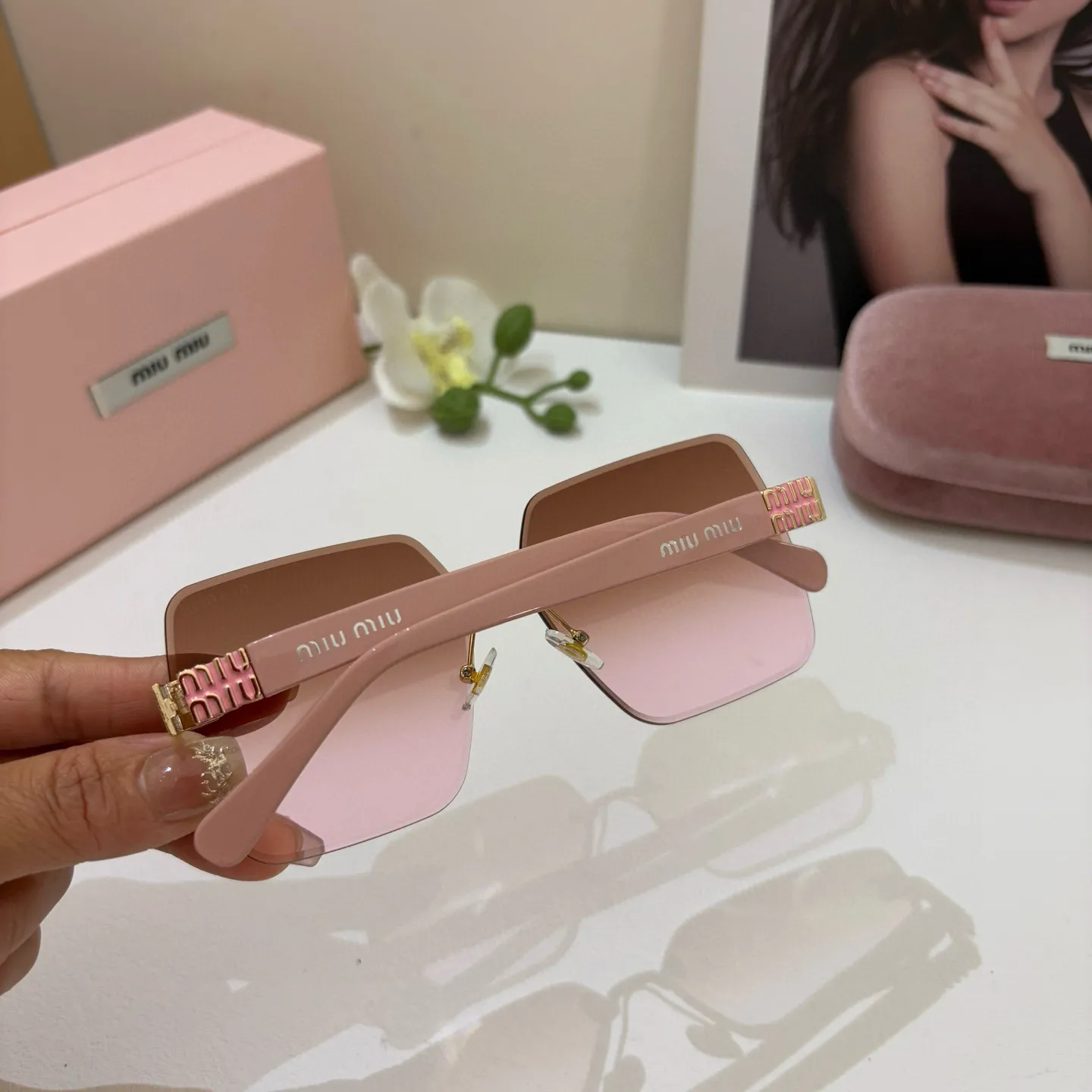 MIUMIU新作黒ファッションサングラス - 画像 (5)