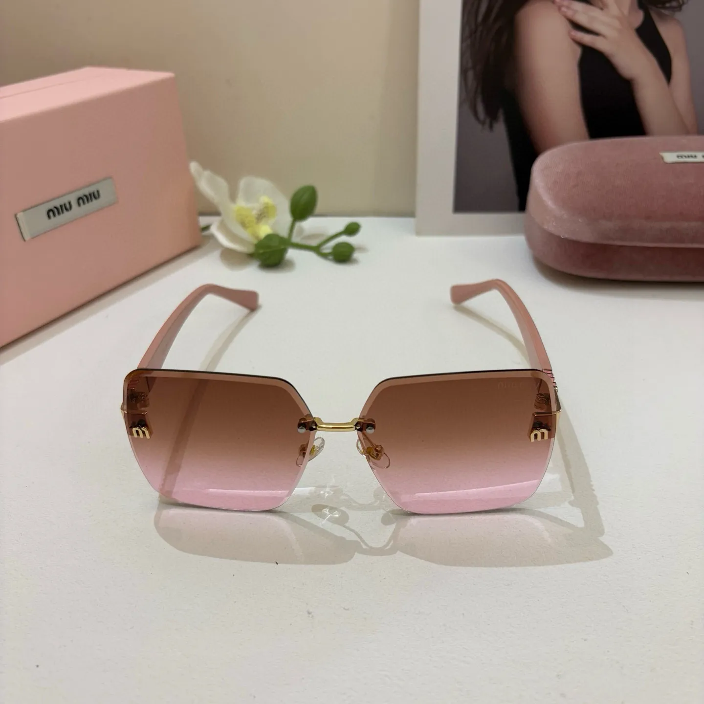 MIUMIU新作黒ファッションサングラス - 画像 (6)